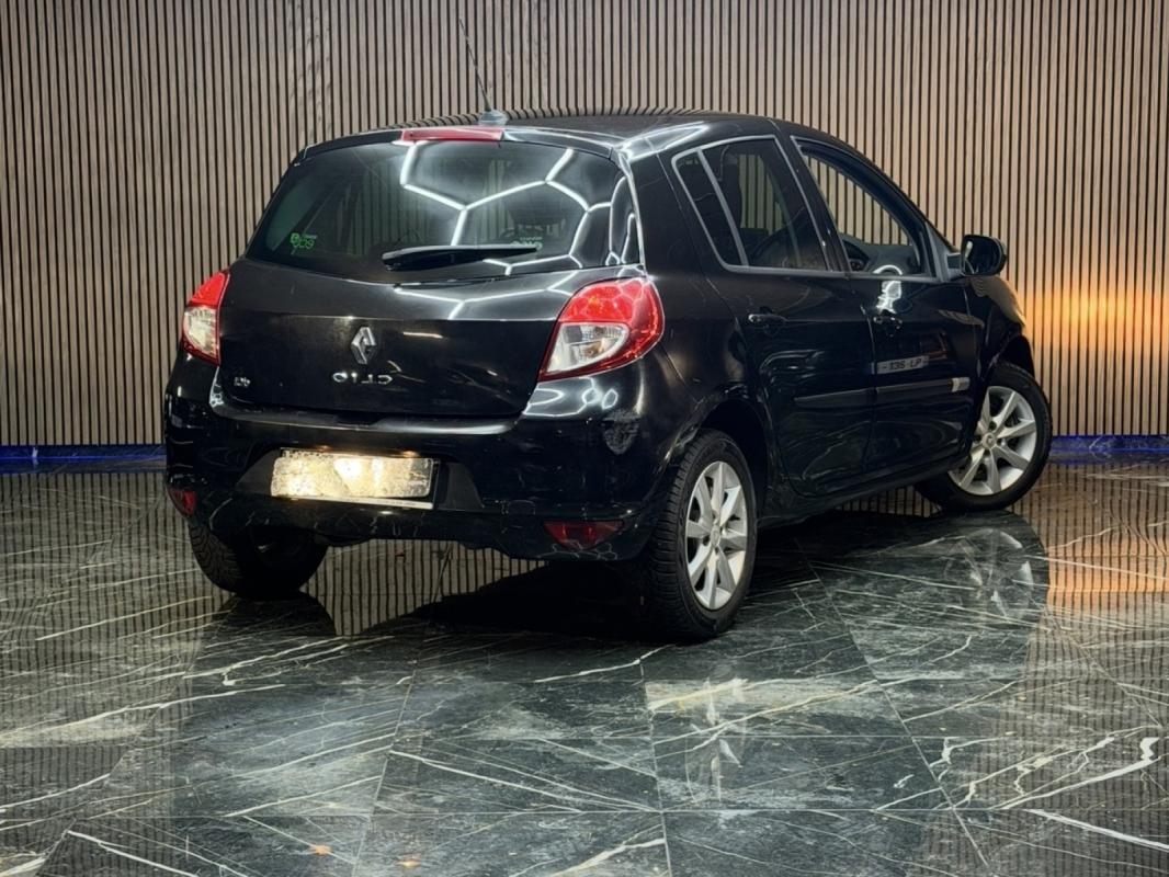 Renault Clio III dCi 75 eco2 TomTom Live