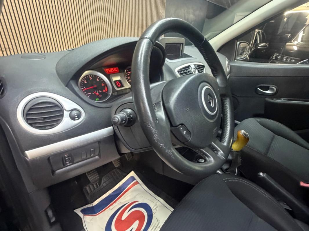 Renault Clio III dCi 75 eco2 TomTom Live