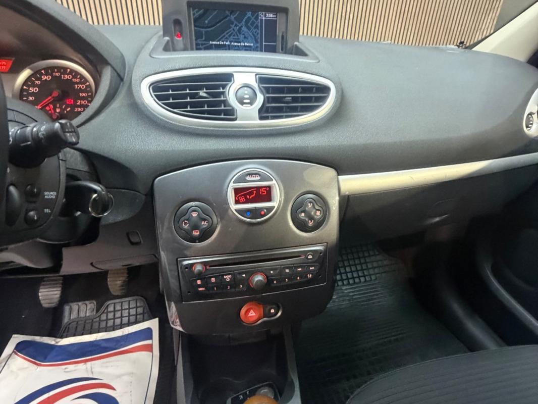 Renault Clio III dCi 75 eco2 TomTom Live