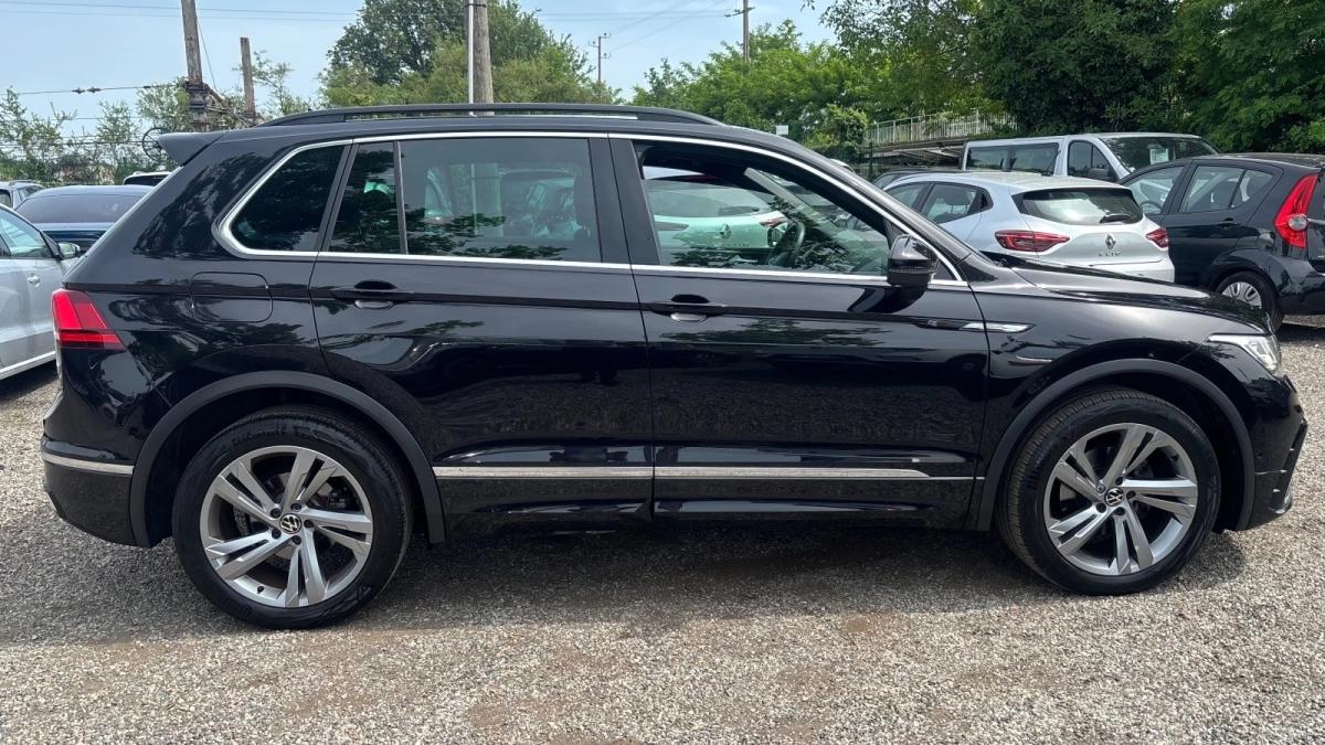 Volkswagen Tiguan 2.0 TDI 150 BLACK R-LINE DSG7 24166 Hors Taxes ( EXPORT ) an: 2023 1ère main