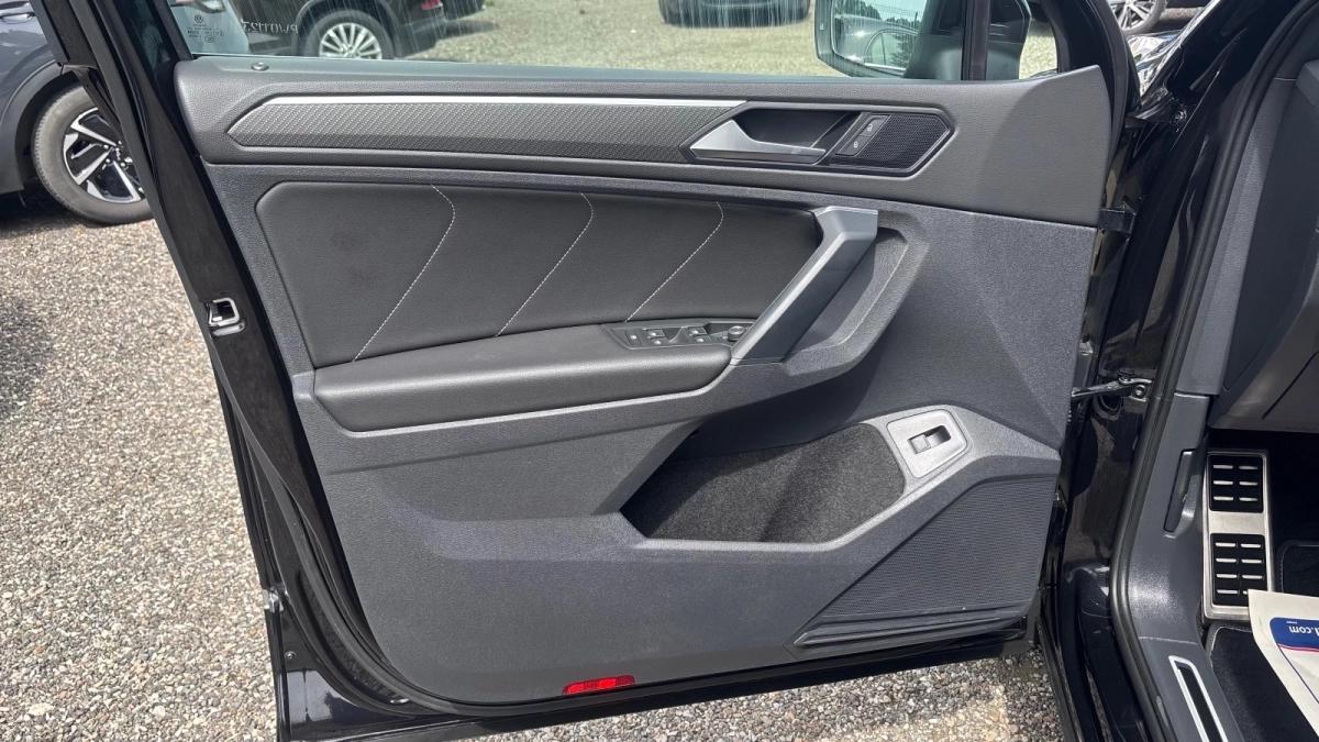 Volkswagen Tiguan 2.0 TDI 150 BLACK R-LINE DSG7 24166 Hors Taxes ( EXPORT ) an: 2023 1ère main