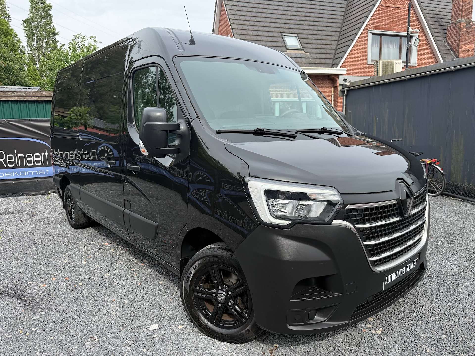 Renault Master Master 2.3 dCi 33 L2H2 Blue Confort, Airco, Navigatie, Trekhaak + Keuring