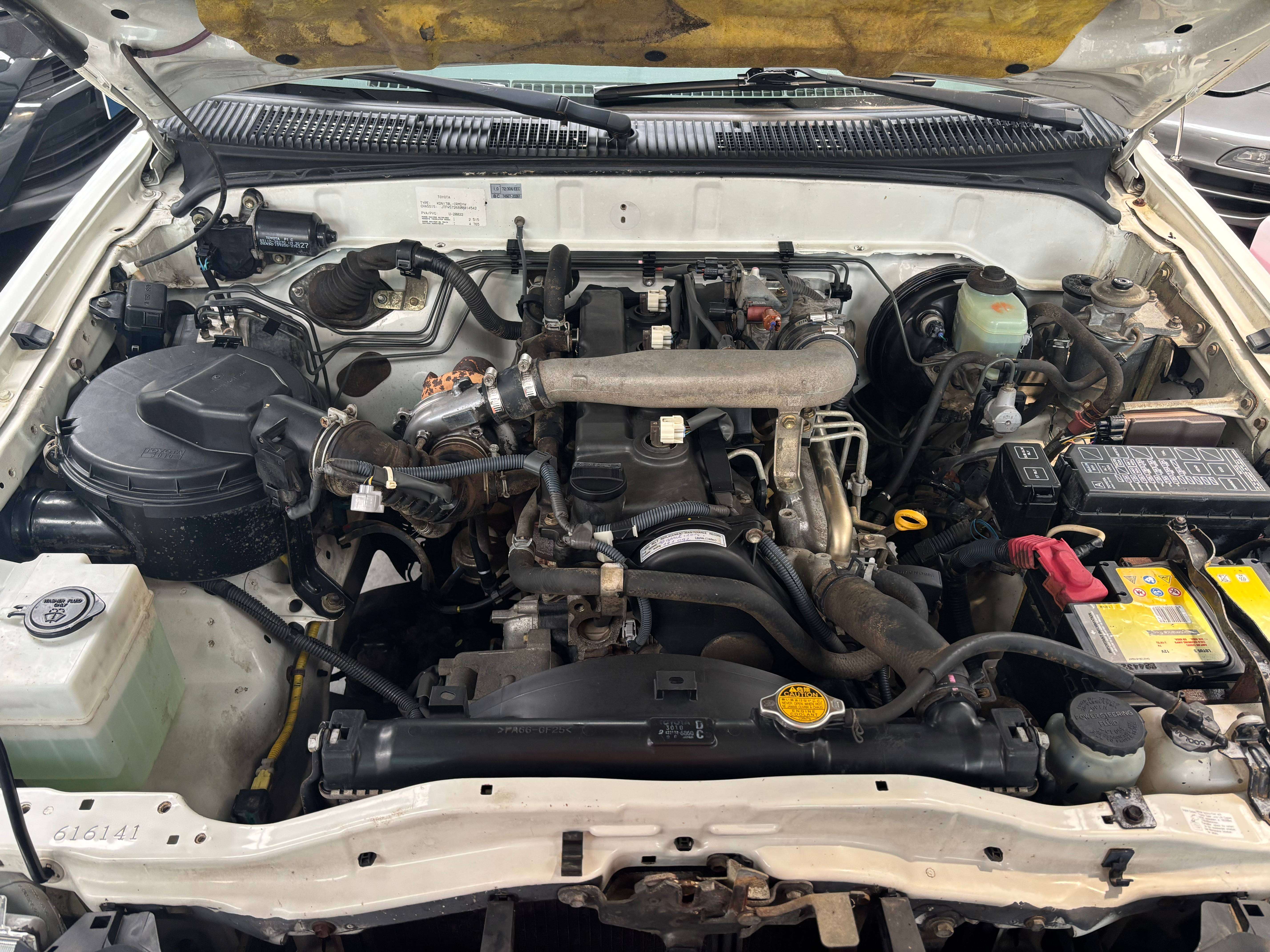 Toyota Hilux Extra Cab 2.5 D4D 102 cv 4WD 2+2  Belgium car