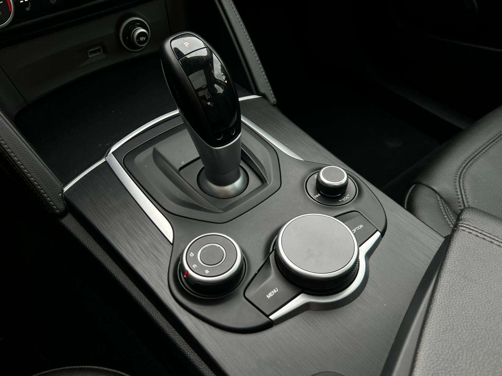 Alfa Romeo Stelvio Stelvio 2.2 JTD Super GARANTI CUIR LED NAVI PANO