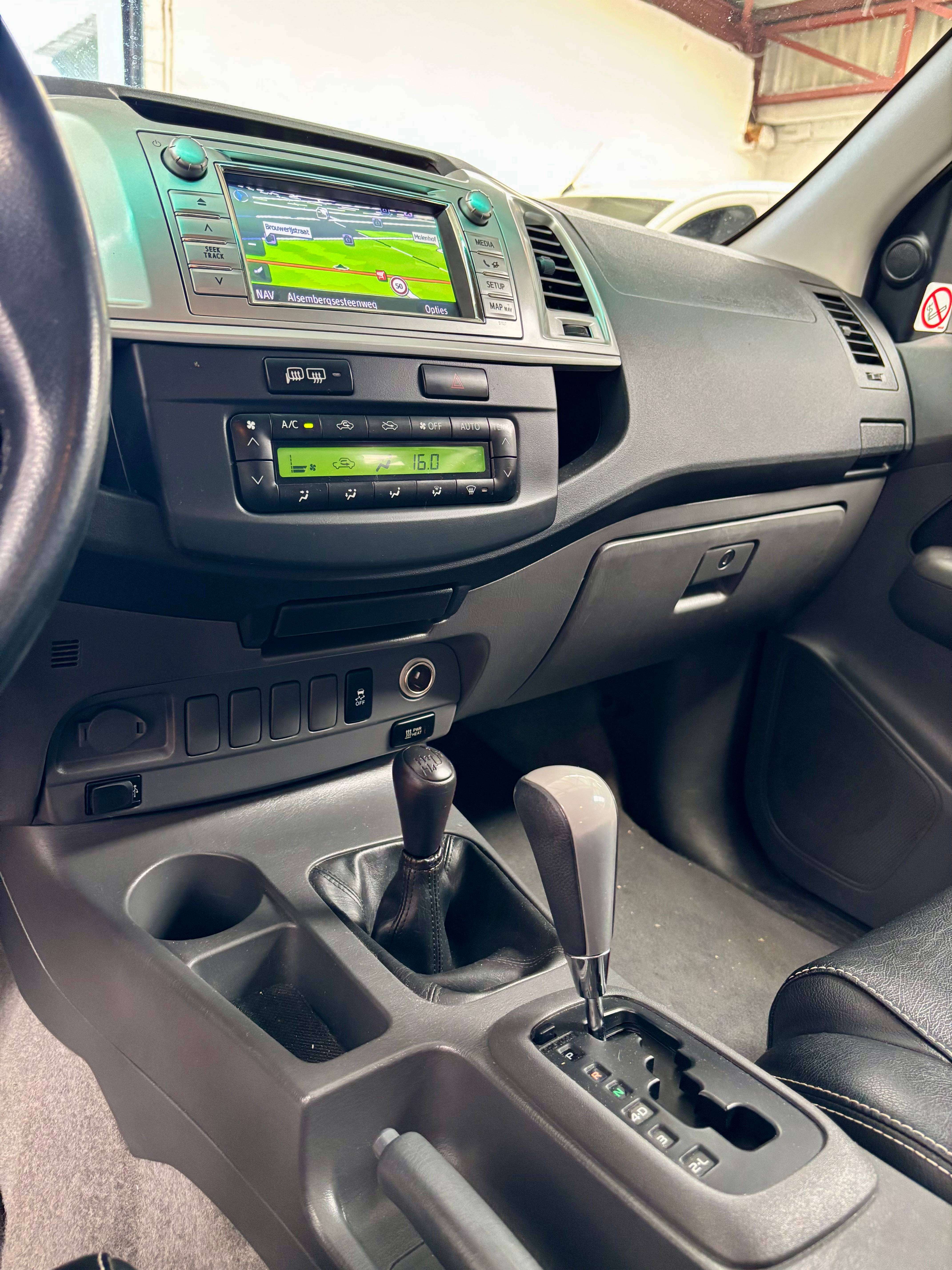 Toyota Hilux 3.0 D BVA Atacama Belge car pass etat neuf