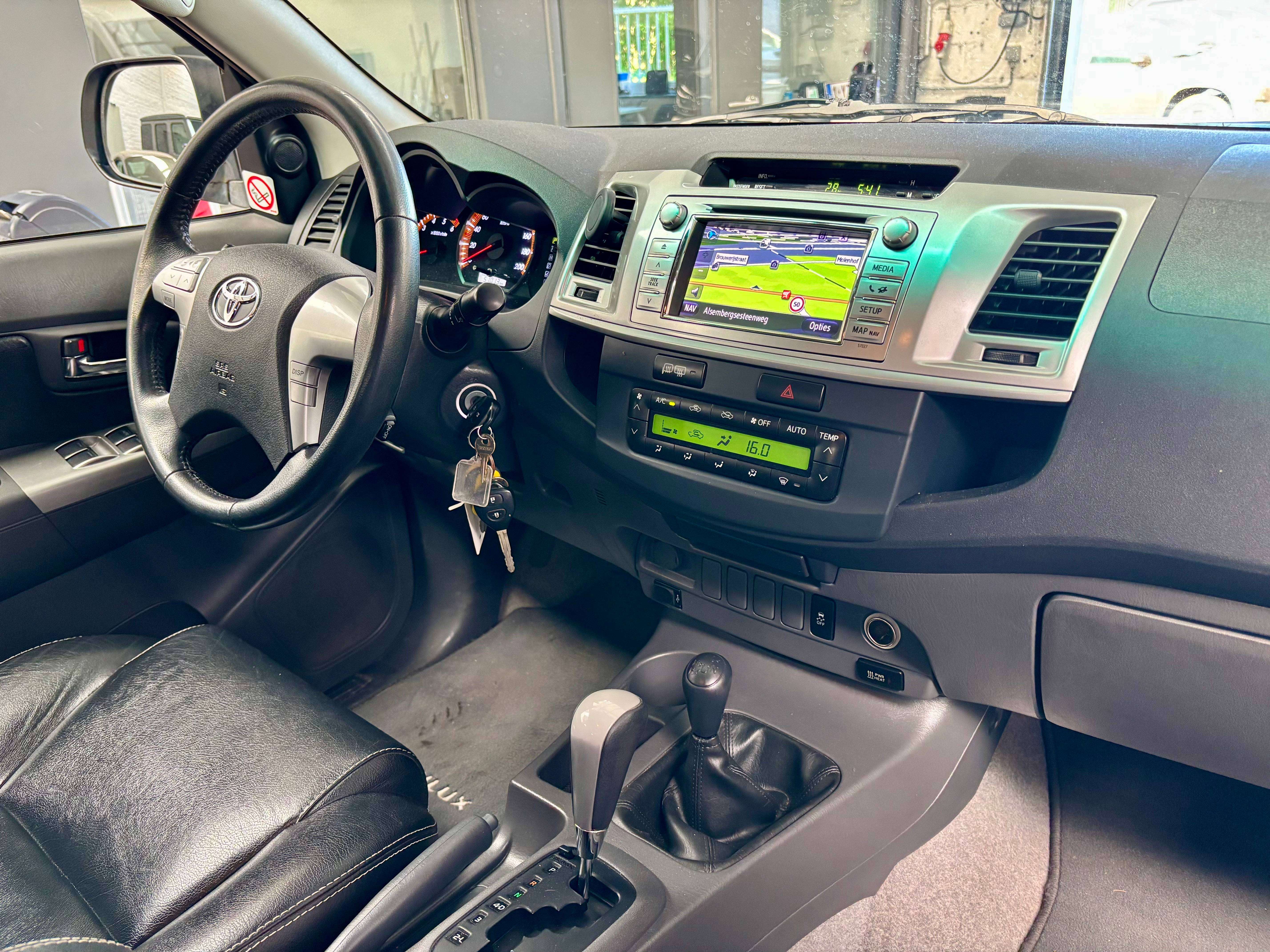 Toyota Hilux 3.0 D BVA Atacama Belge car pass etat neuf