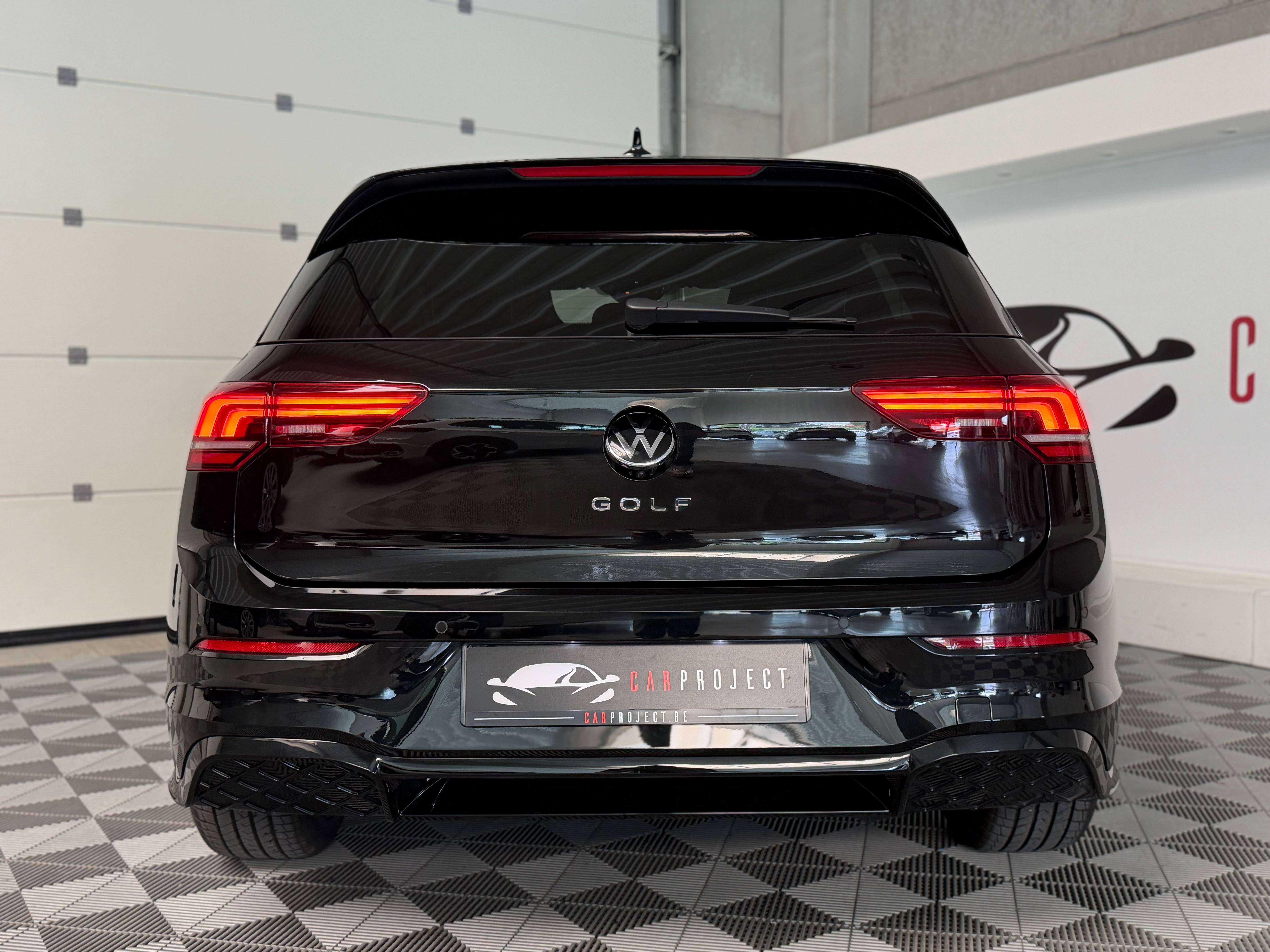 Volkswagen Golf 1.5 eTSI R-Line, Apple Car-Play, Camera de recul, Capteurs AV/AR