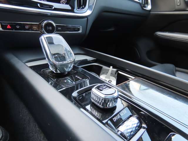 Volvo V60 V60 2.0 B3 MHEV Inscription Geartronic MILD HYBRID