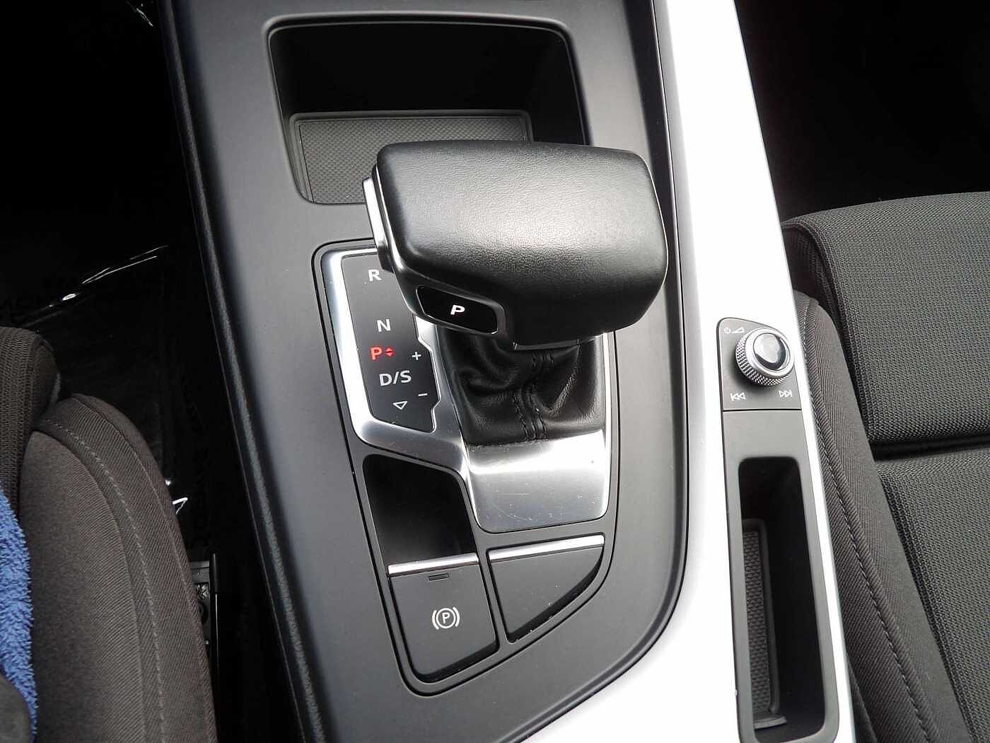 Audi A4 A4 35 TFSI S line S tronic