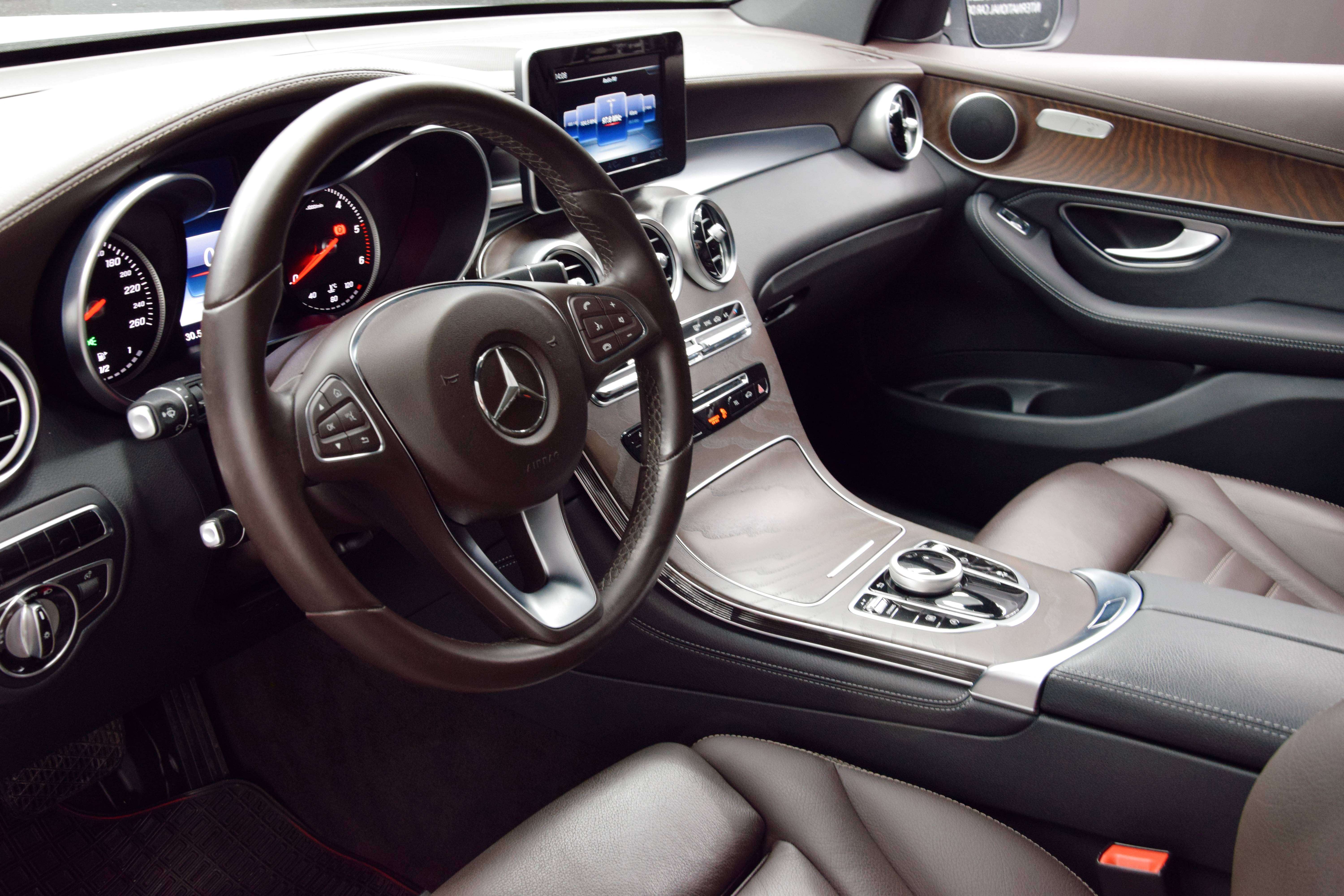 Mercedes-Benz GLC 220 GLC 220 d 4-Matic Launch Edition