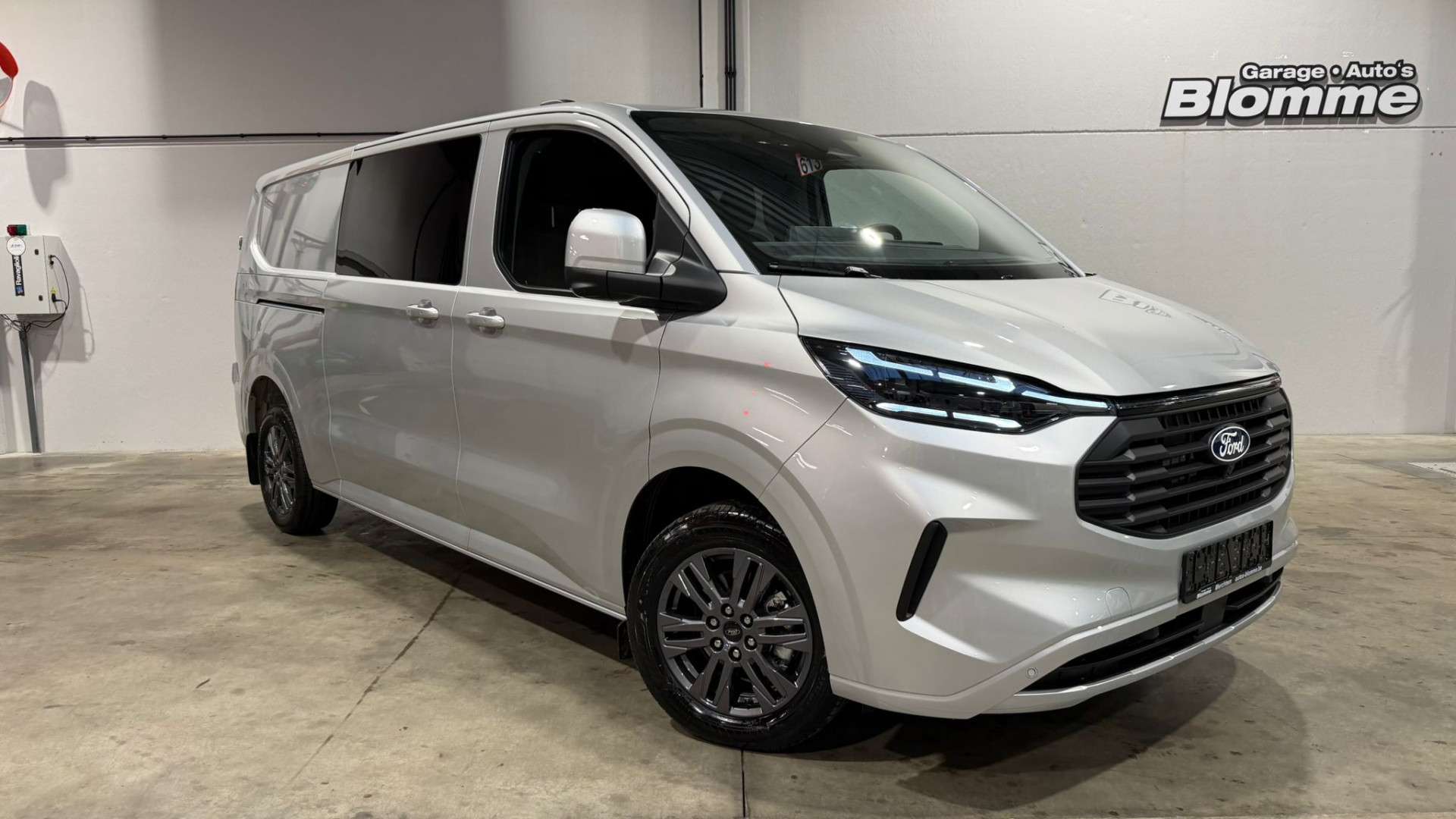 Ford Transit Custom 320 2.0 TDCI L2H1 Limited DC NIEUW ! 6-zit! 170 PK