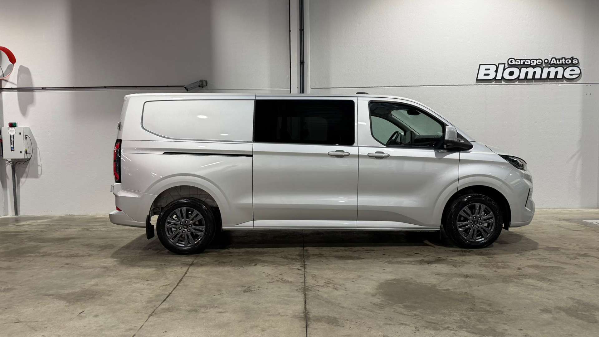 Ford Transit Custom 320 2.0 TDCI L2H1 Limited DC NIEUW ! 6-zit! 170 PK