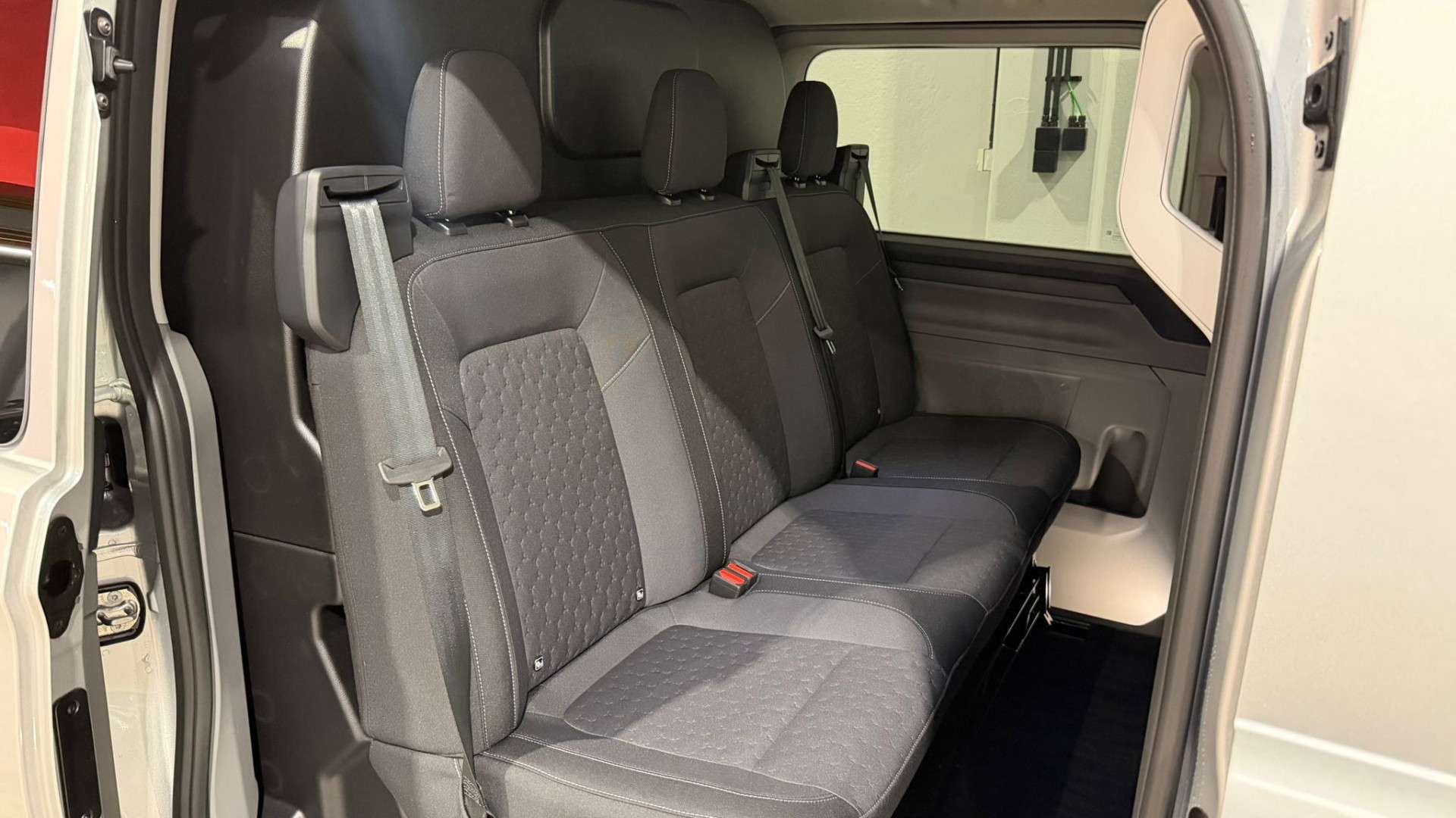 Ford Transit Custom 320 2.0 TDCI L2H1 Limited DC NIEUW ! 6-zit! 170 PK
