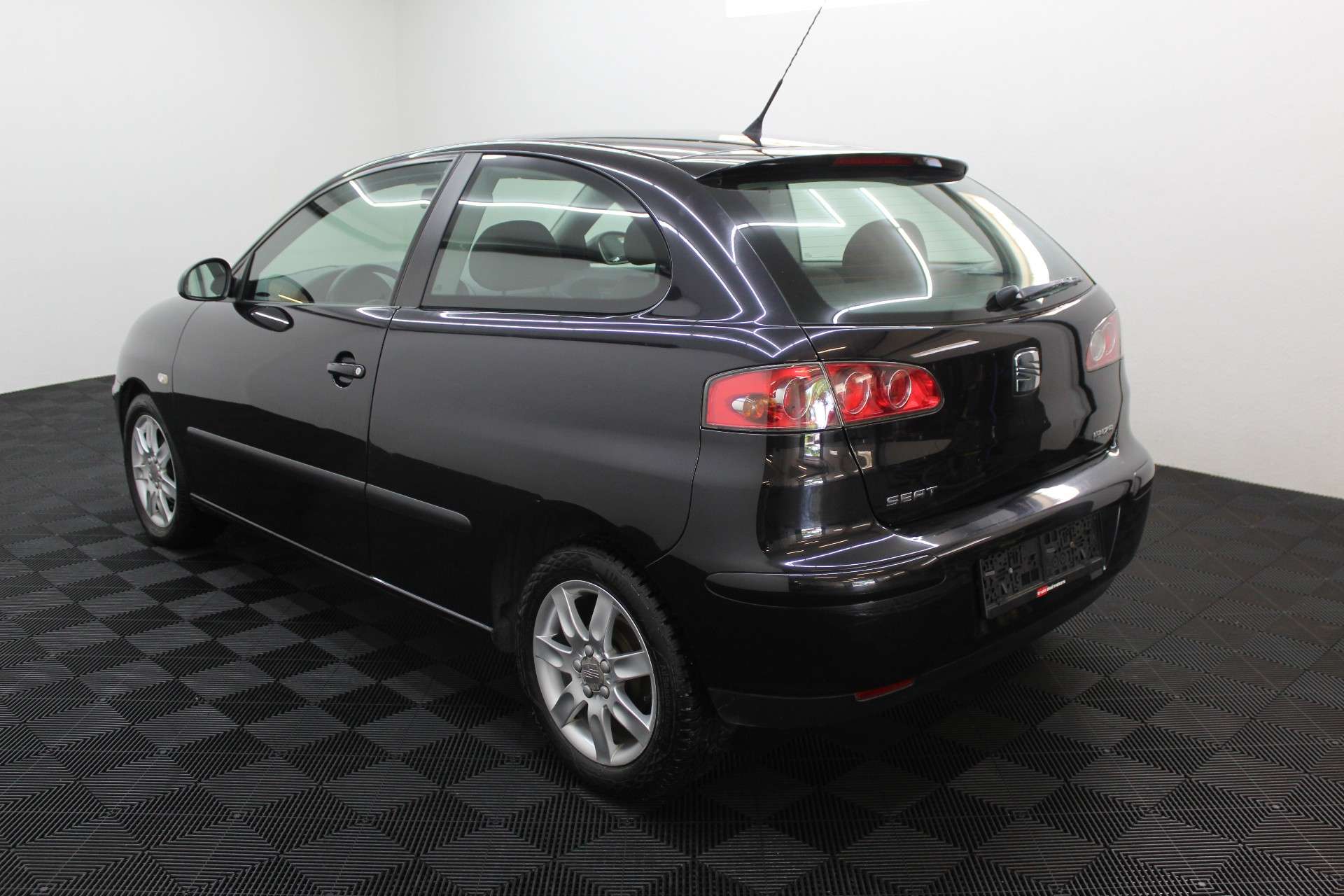 SEAT Ibiza Ibiza 1.4i 16v Stylance * Boite Auto * Garantie *