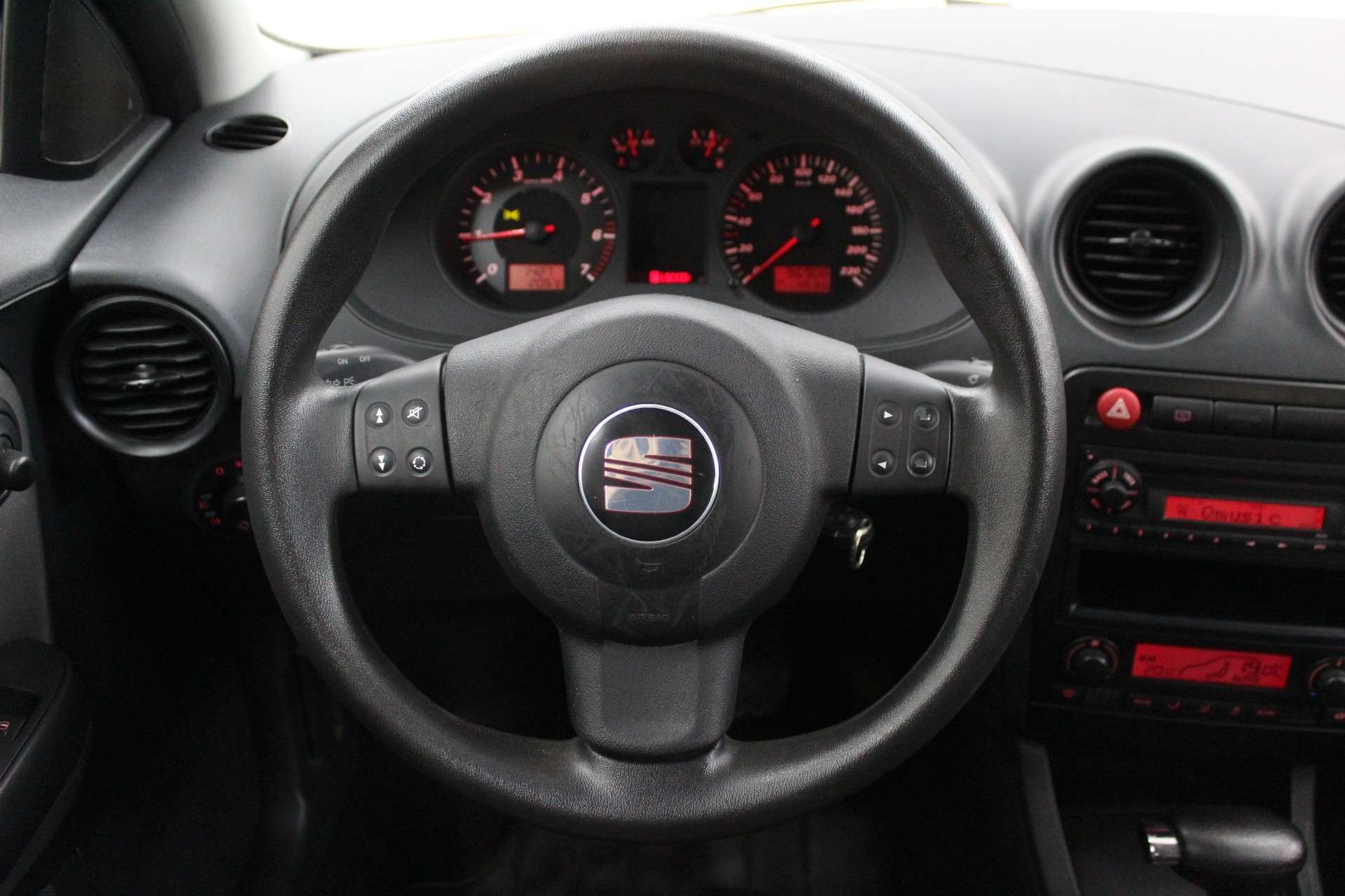 SEAT Ibiza Ibiza 1.4i 16v Stylance * Boite Auto * Garantie *