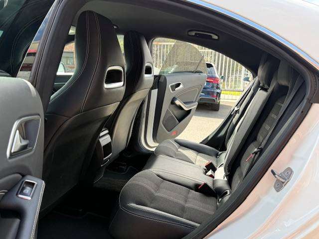 Mercedes-Benz CLA 200 CLA 200 d / Boite auto / Sport / Cuir / Navi / Led
