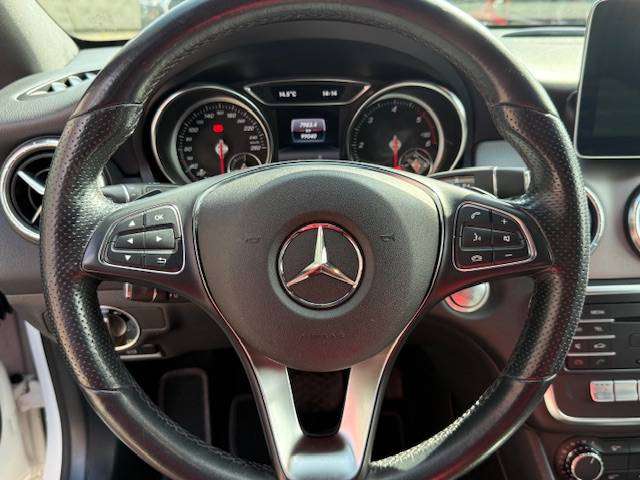 Mercedes-Benz CLA 200 CLA 200 d / Boite auto / Sport / Cuir / Navi / Led