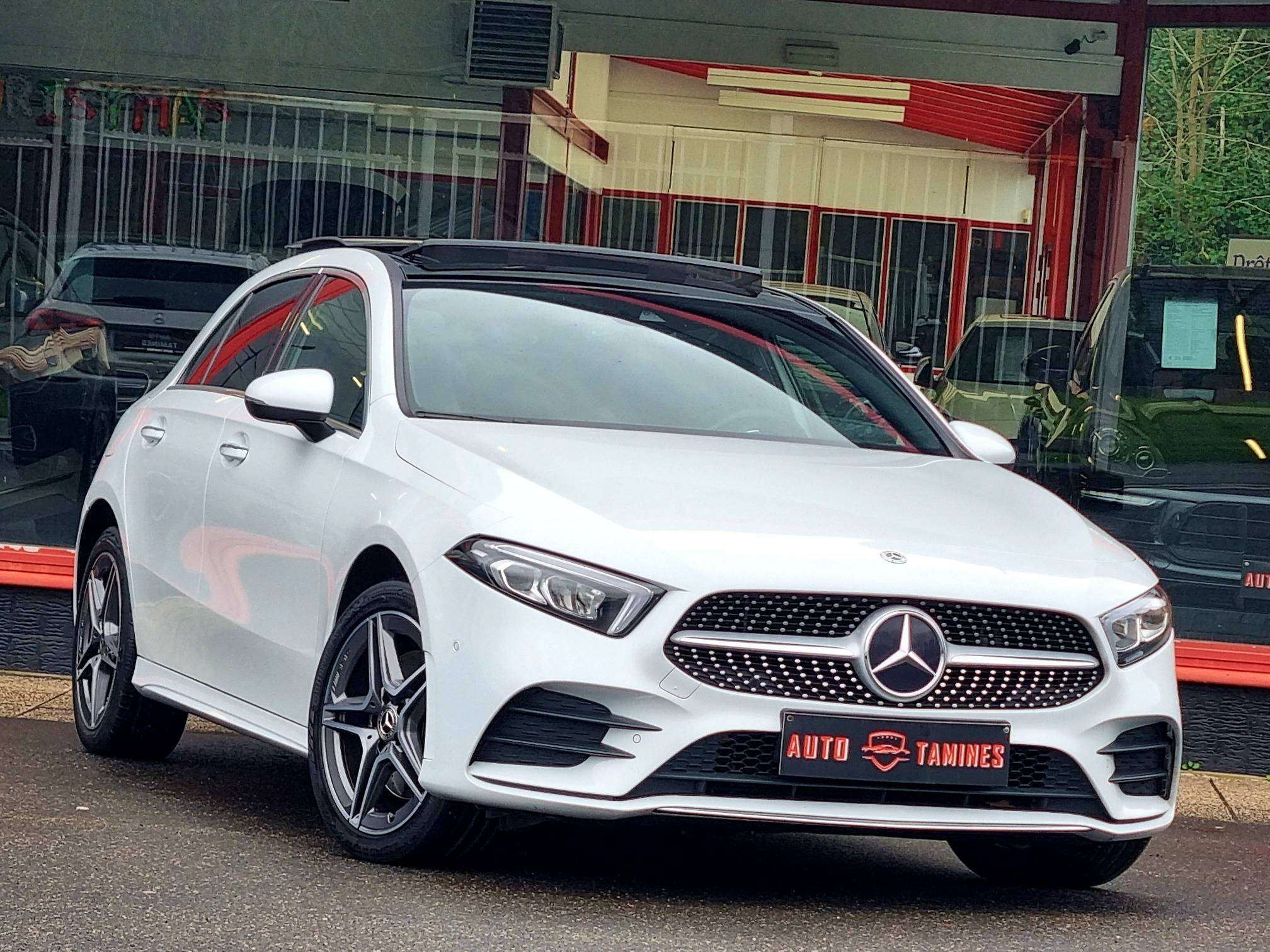 Mercedes-Benz A 250 AMG Line / 1er Main / Pano / TVAC / Full Option