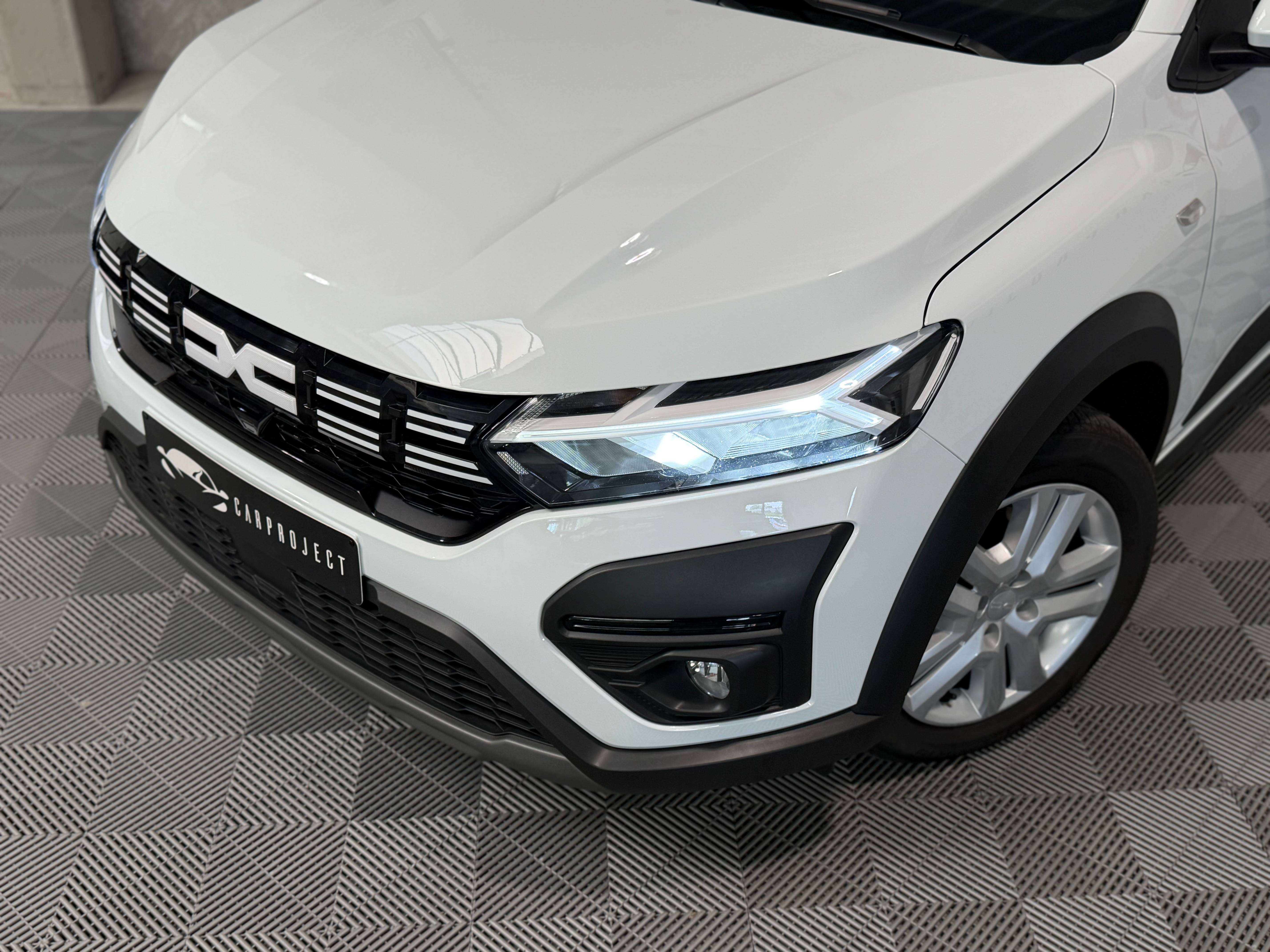 Dacia Jogger 1.6i Hybride Expression, Capteurs AR, Apple Car-Play