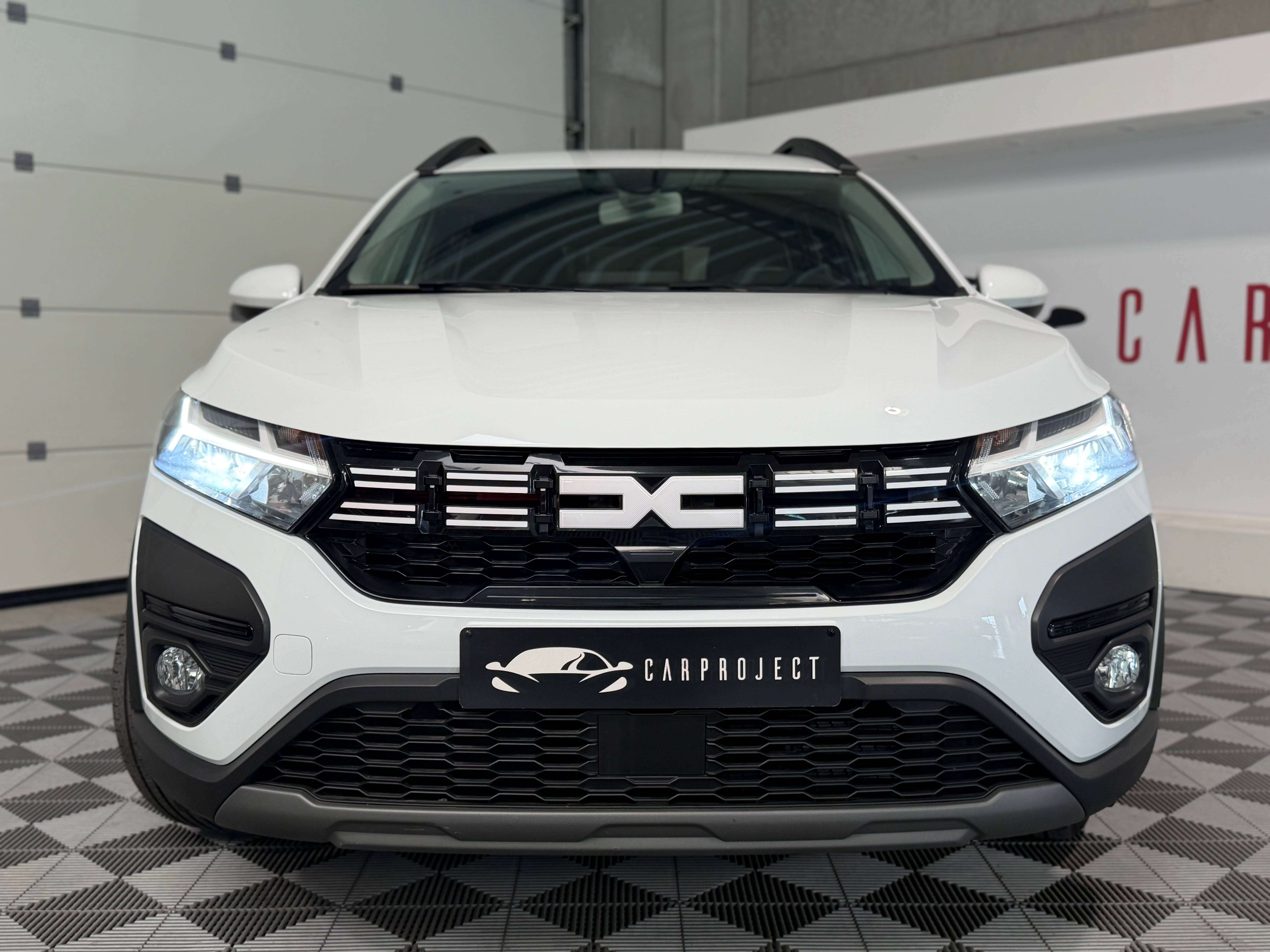 Dacia Jogger 1.6i Hybride Expression, Capteurs AR, Apple Car-Play
