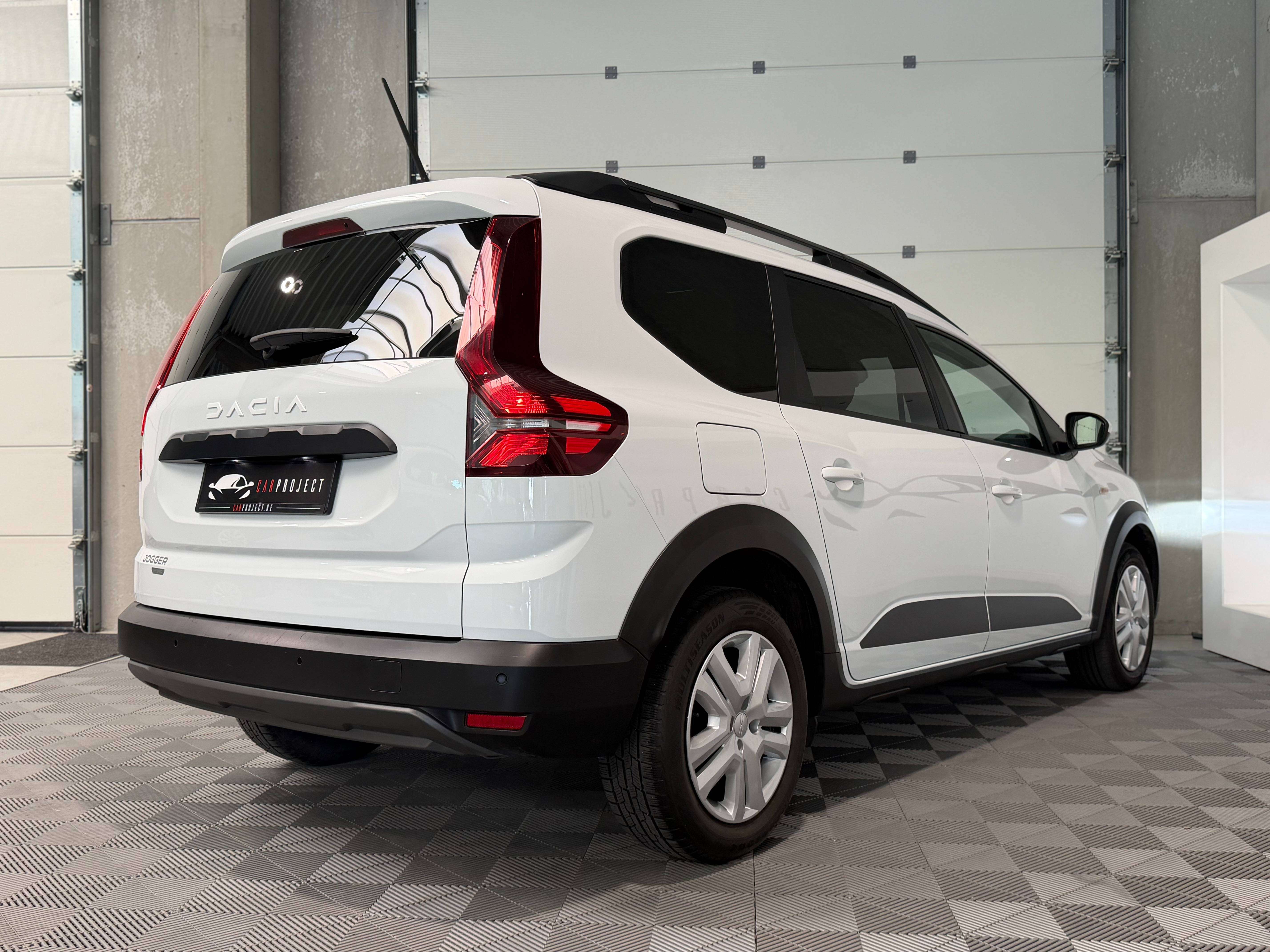 Dacia Jogger 1.6i Hybride Expression, Capteurs AR, Apple Car-Play