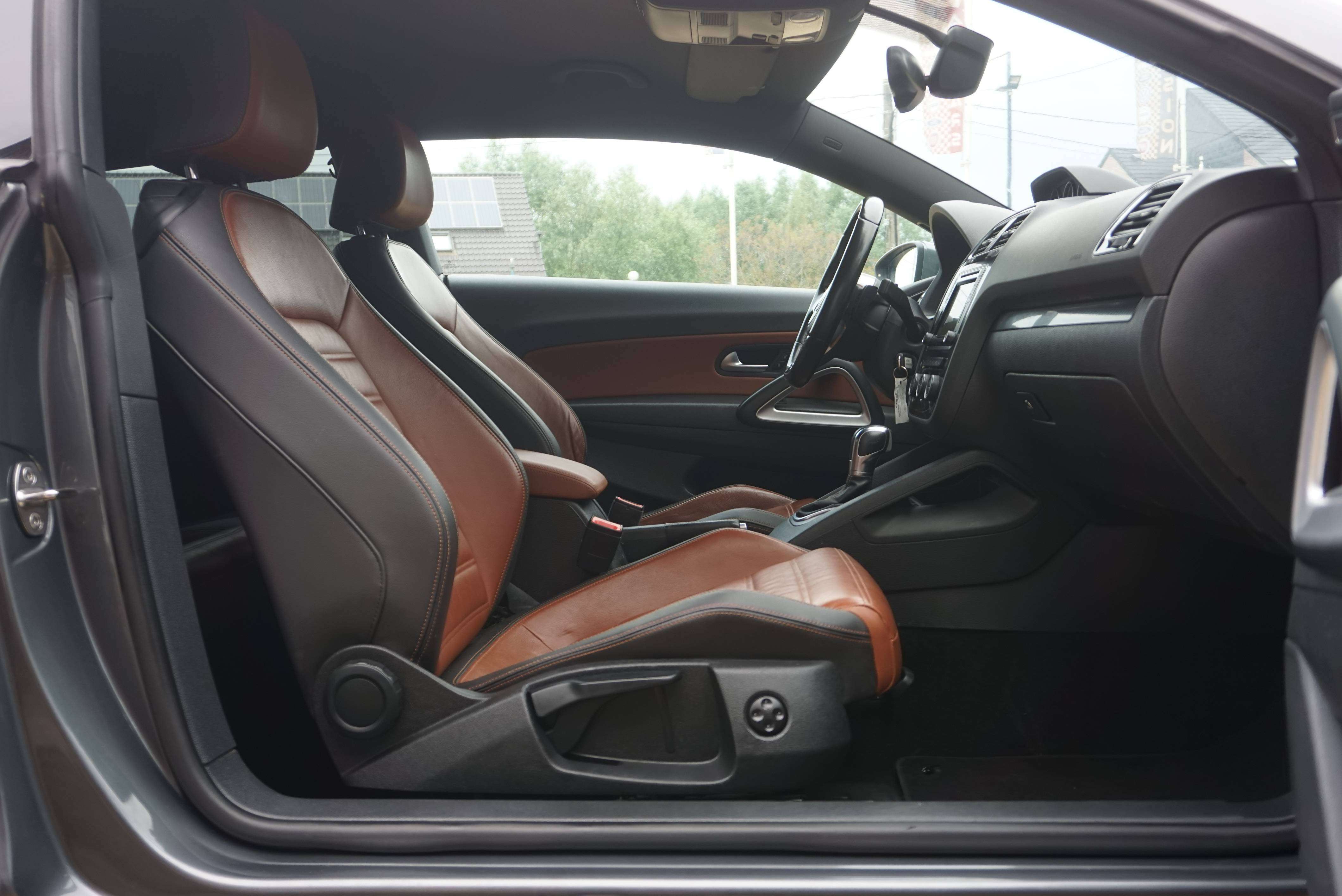 Volkswagen Scirocco 2.0 TSI R-Line DSG6 BI-XENON NAVI CARNET COMPLET