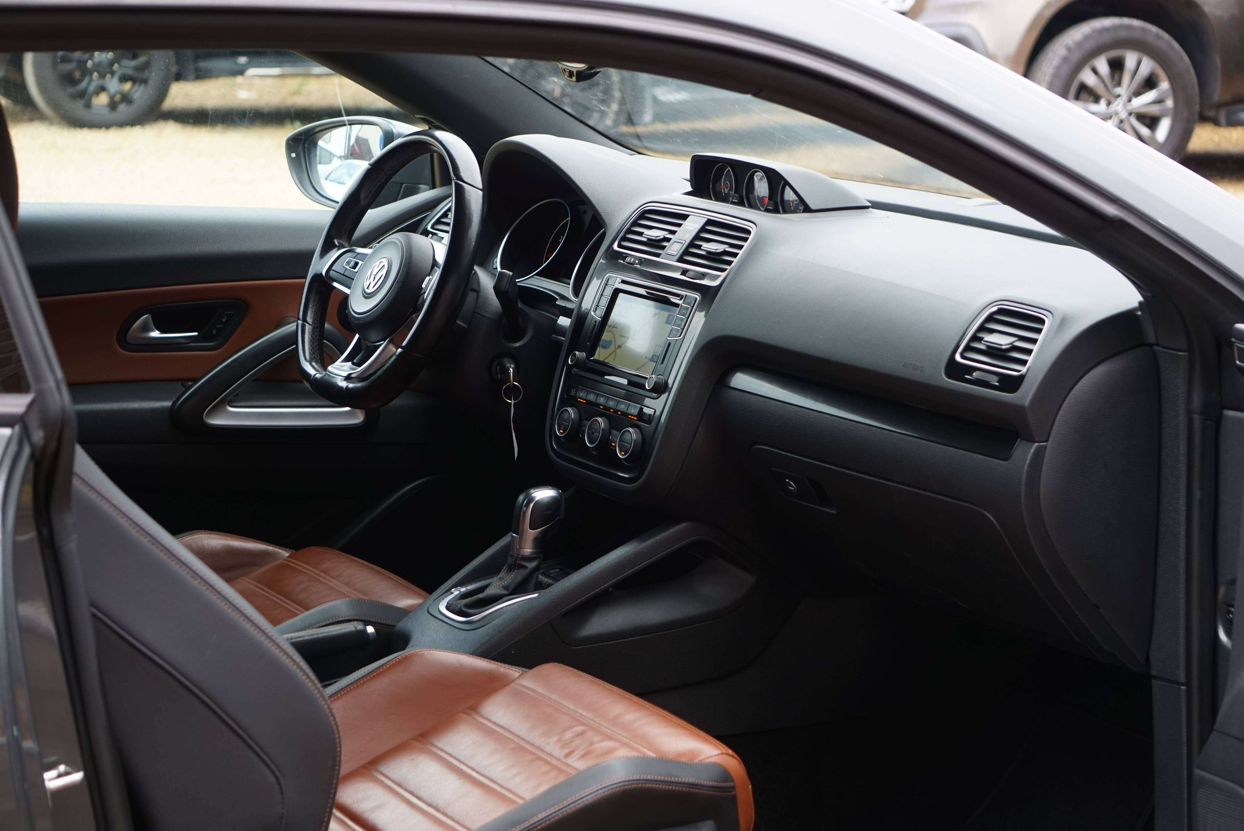 Volkswagen Scirocco 2.0 TSI R-Line DSG6 BI-XENON NAVI CARNET COMPLET