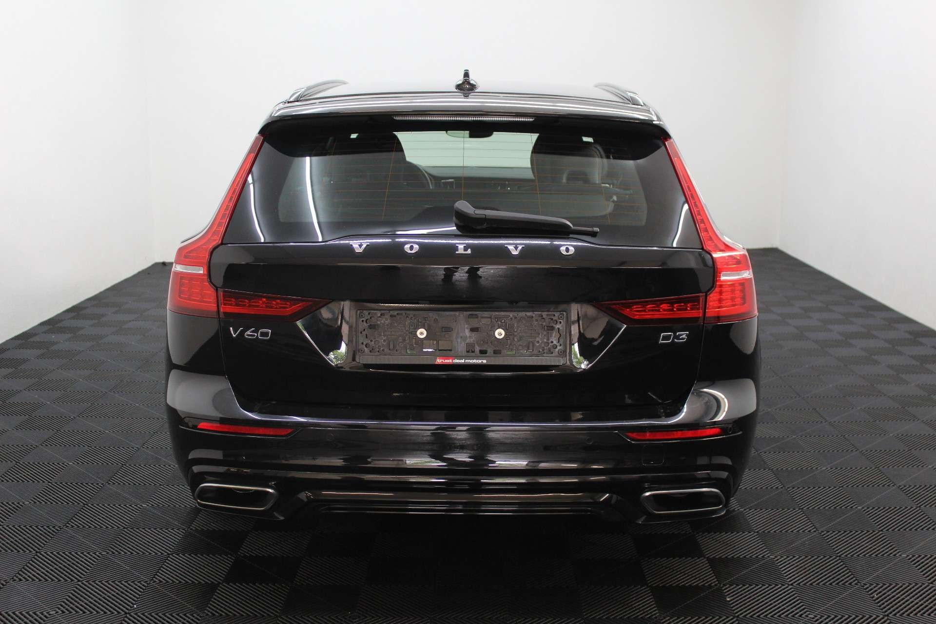 Volvo V60 V60 2.0 D3 R-Design Geartronic * Garantie * TVA *