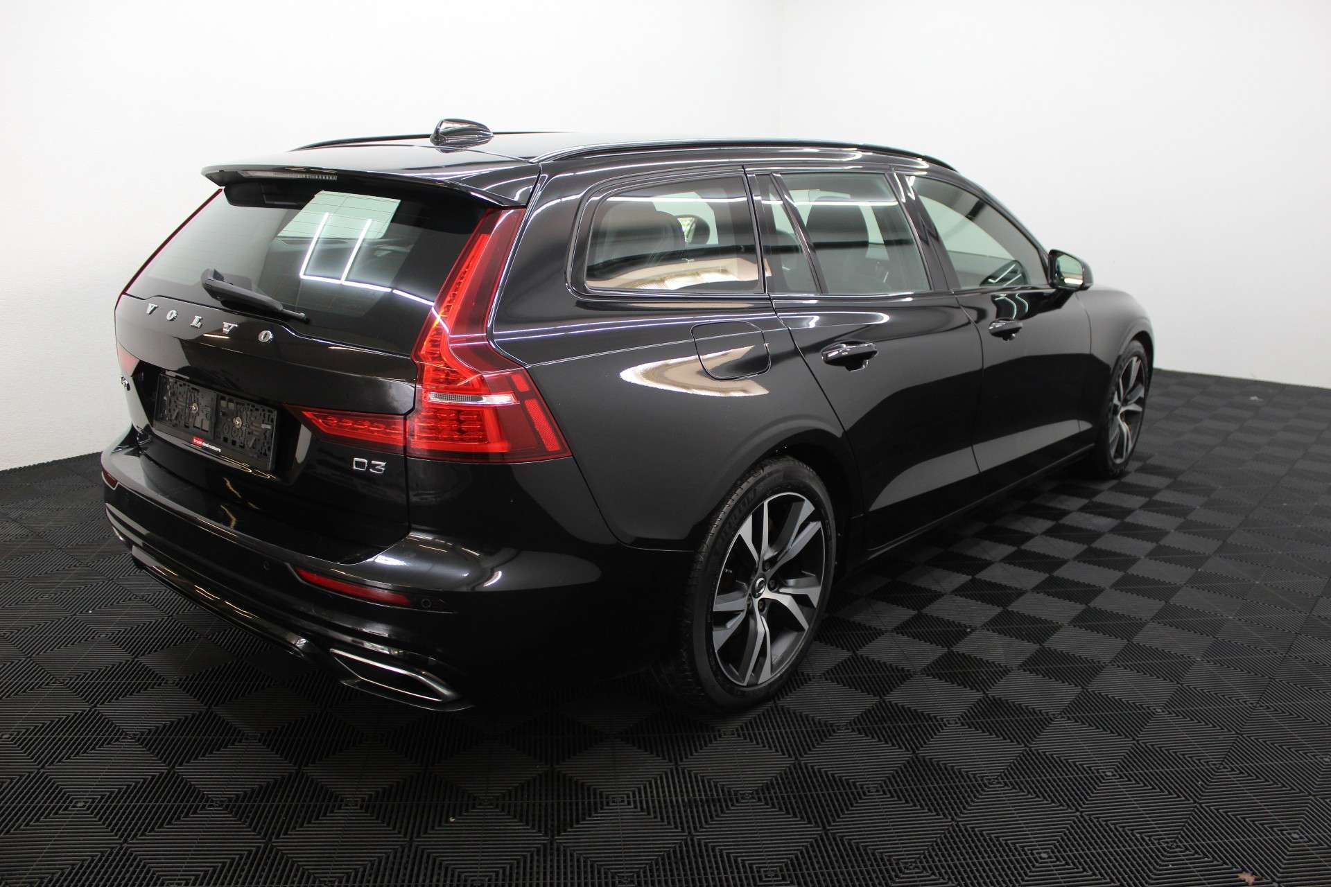 Volvo V60 V60 2.0 D3 R-Design Geartronic * Garantie * TVA *