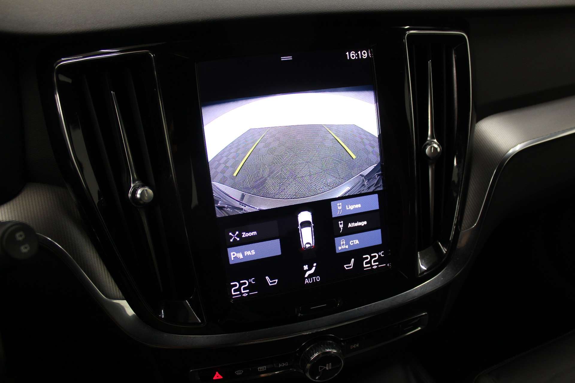 Volvo V60 V60 2.0 D3 R-Design Geartronic * Garantie * TVA *