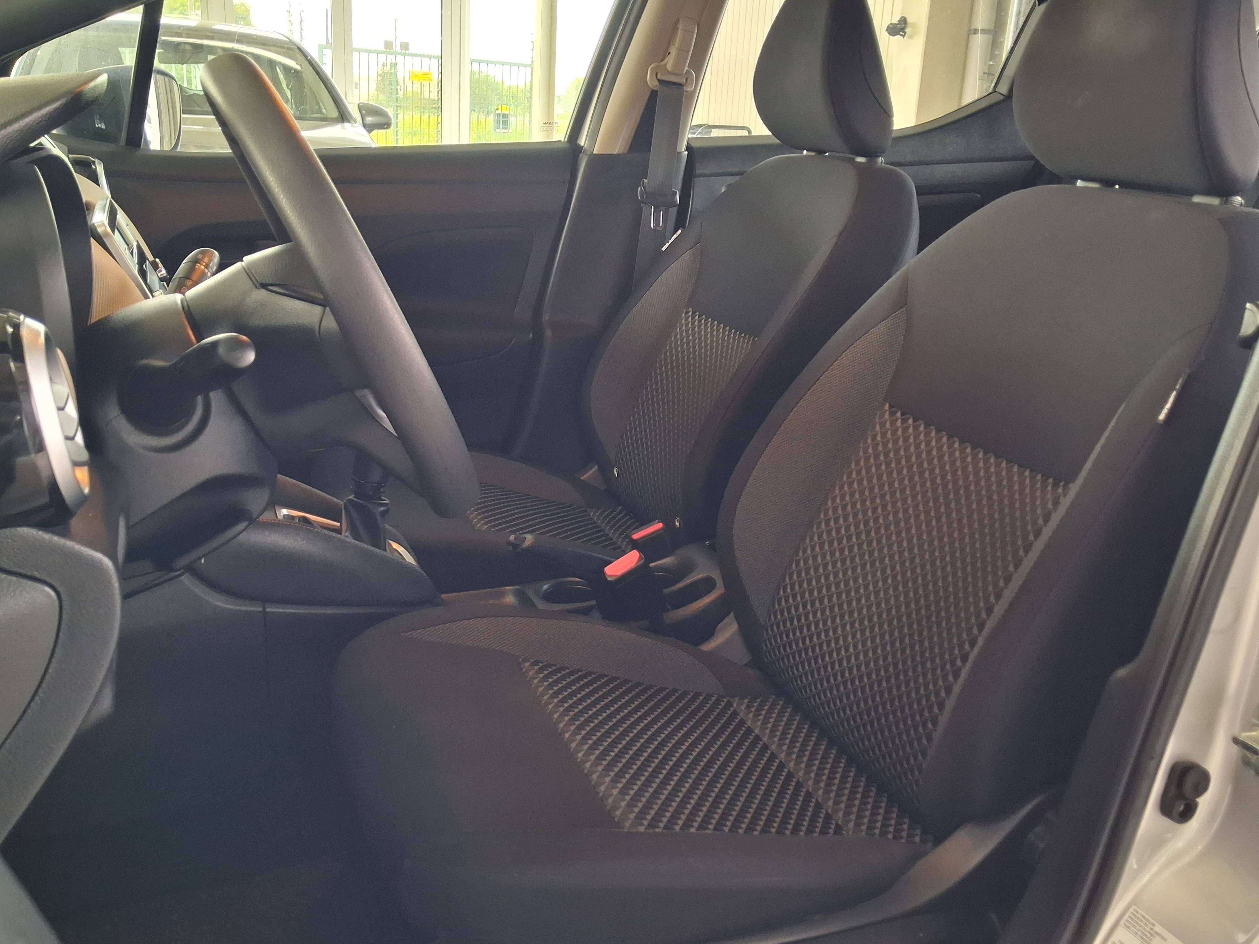 Nissan Micra Micra 1.0i Acenta /!!!!!!! 22.000 KMS !!!!!!!/ CLIMATISEE / GARANTIE
