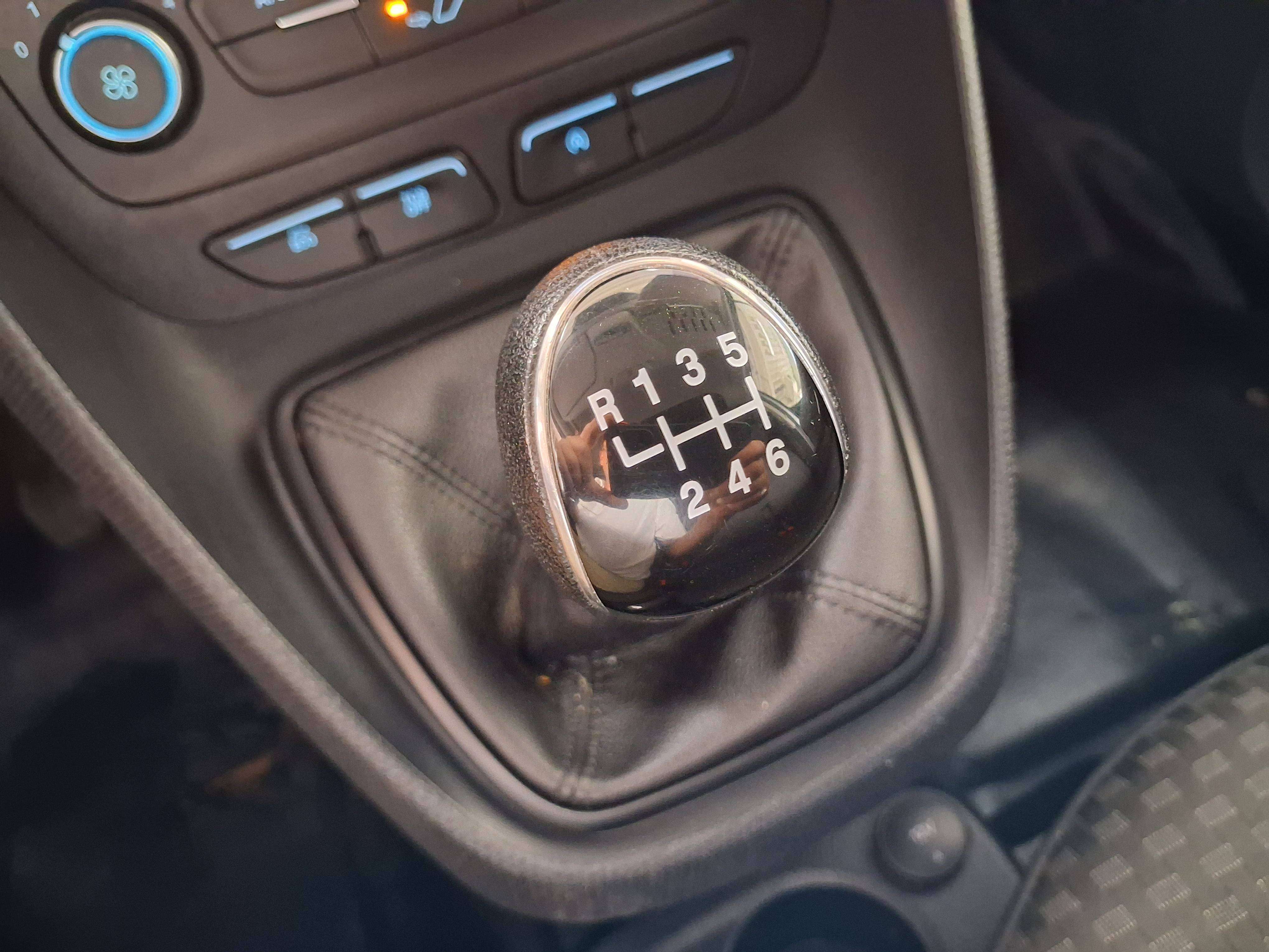 Ford Transit Connect UTILITAIRE / 3 PLACES / CLIM / CLOISON / PLC VITREE/GARANTIE
