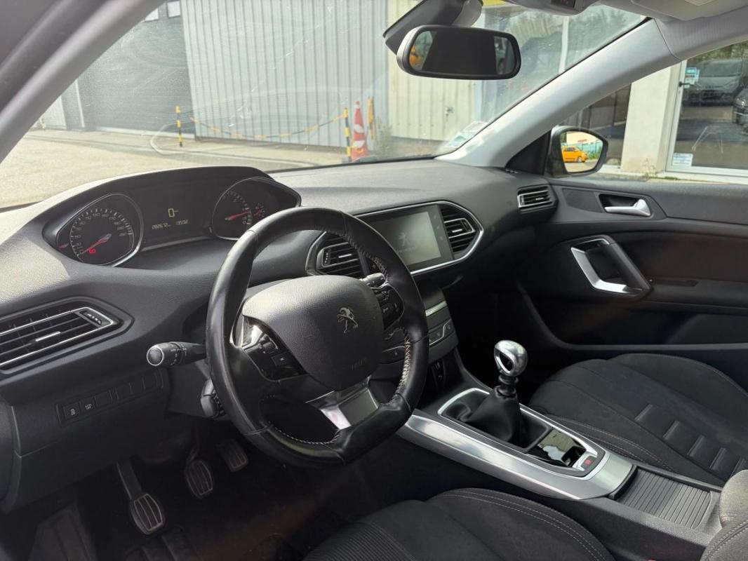Peugeot 308 SW 1.6 E-HDI 115 CH RADAR DE RECUL - GPS CLIMATISATION AUTOMATIQUE START AND STOP