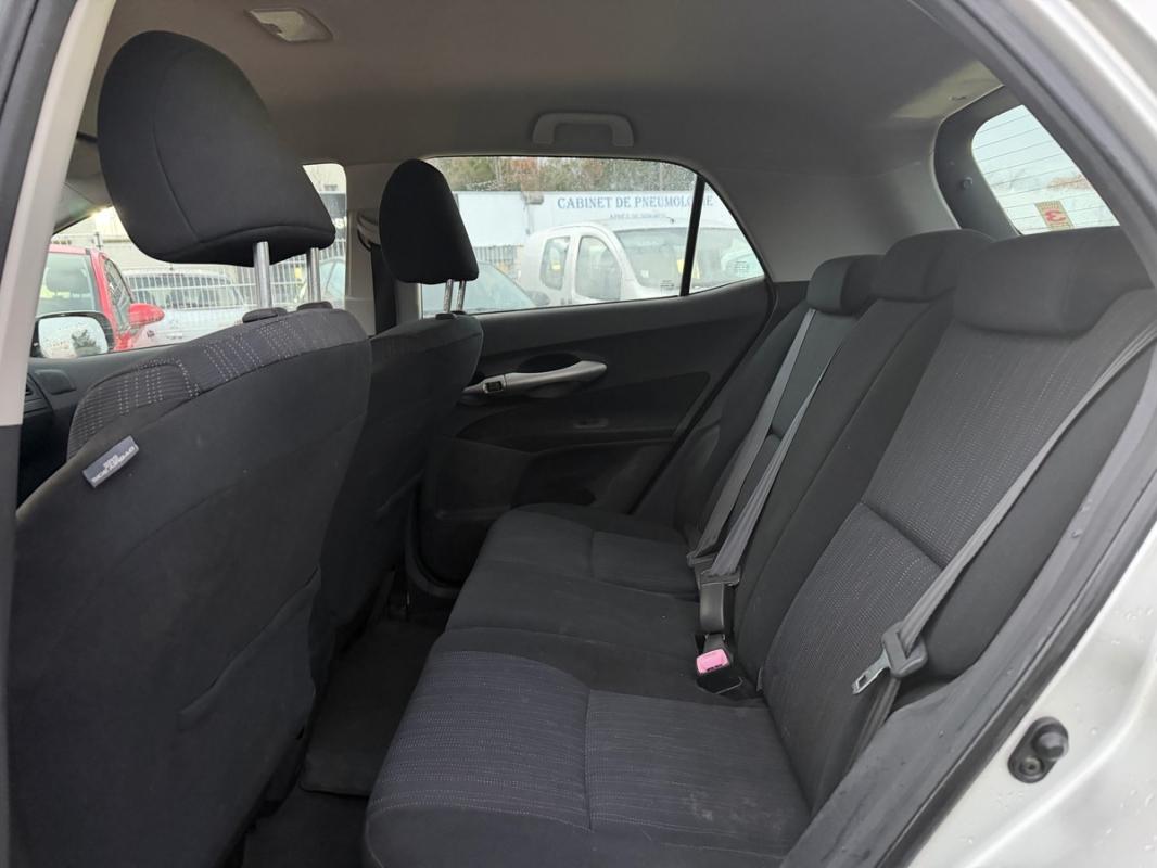 Toyota Auris 1.4 D-4D 90 CH REVISEE PREMIERE MAIN - 1ERE ET 3EME PASSENT MAL DEMARRE