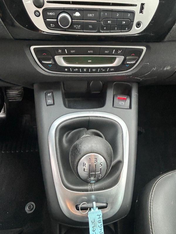 Renault Scenic III 1.5l Bose 2013 KIT DISTRIBUTION FAITE SEMI CUIR GPS Bluetooth USB AUX