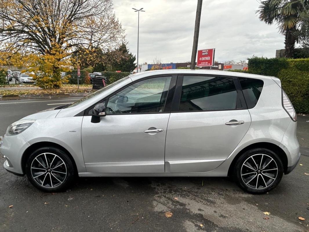 Renault Scenic III 1.5l Bose 2013 KIT DISTRIBUTION FAITE SEMI CUIR GPS Bluetooth USB AUX