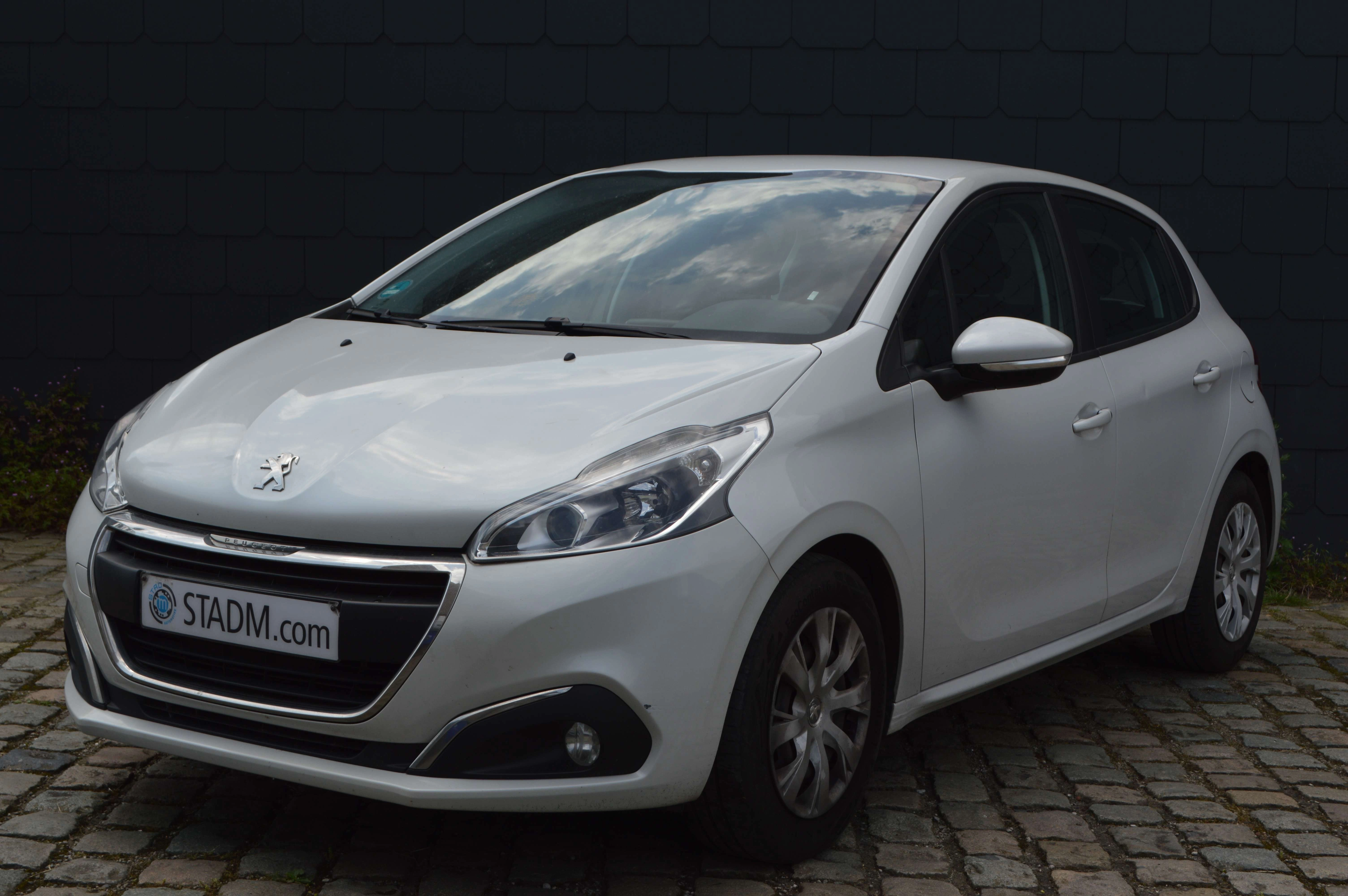 Peugeot 208 208 1.6 BlueHDi Allure CARNET CARPASS NAVI SENSOR