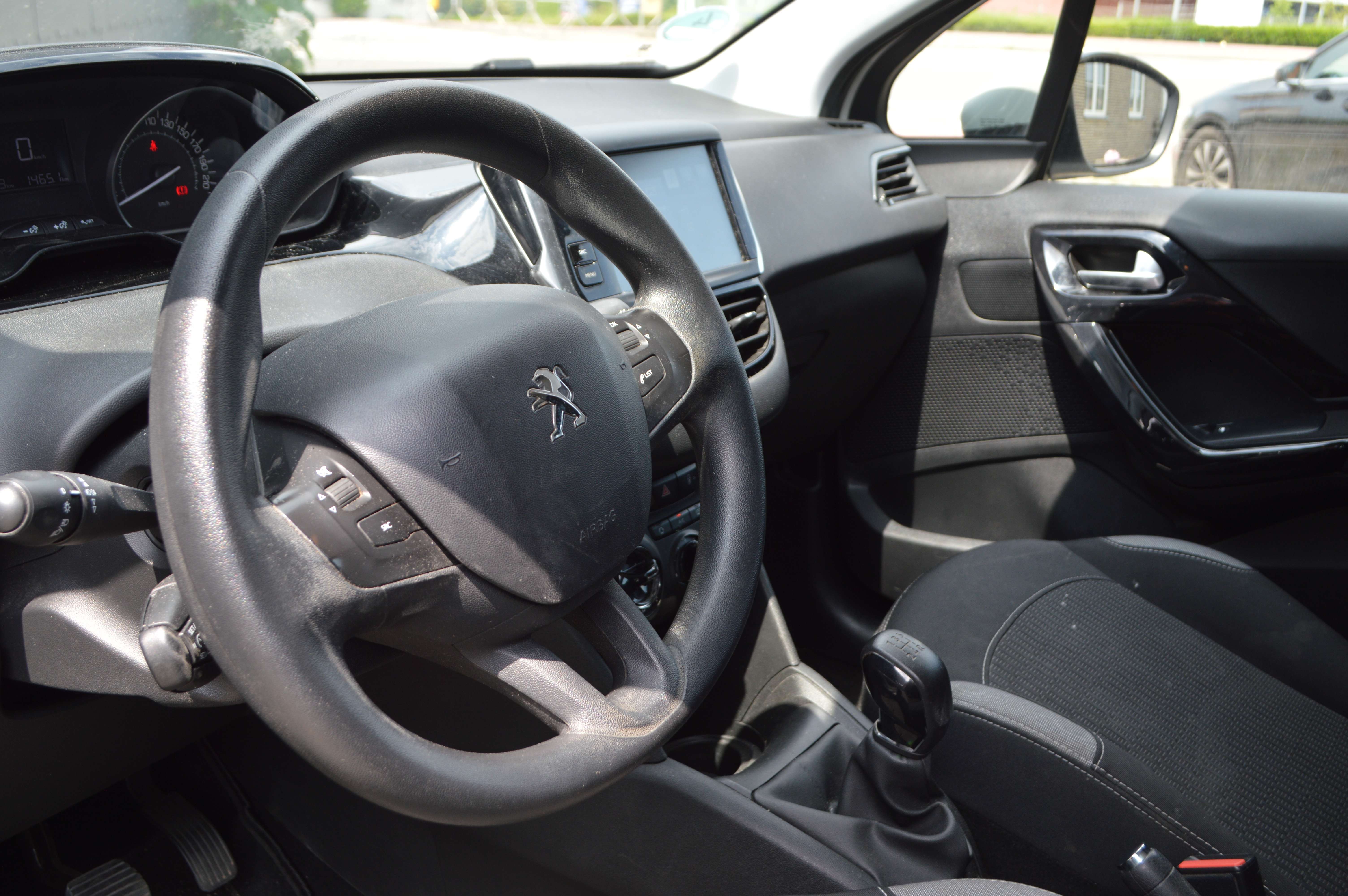 Peugeot 208 208 1.6 BlueHDi Allure CARNET CARPASS NAVI SENSOR