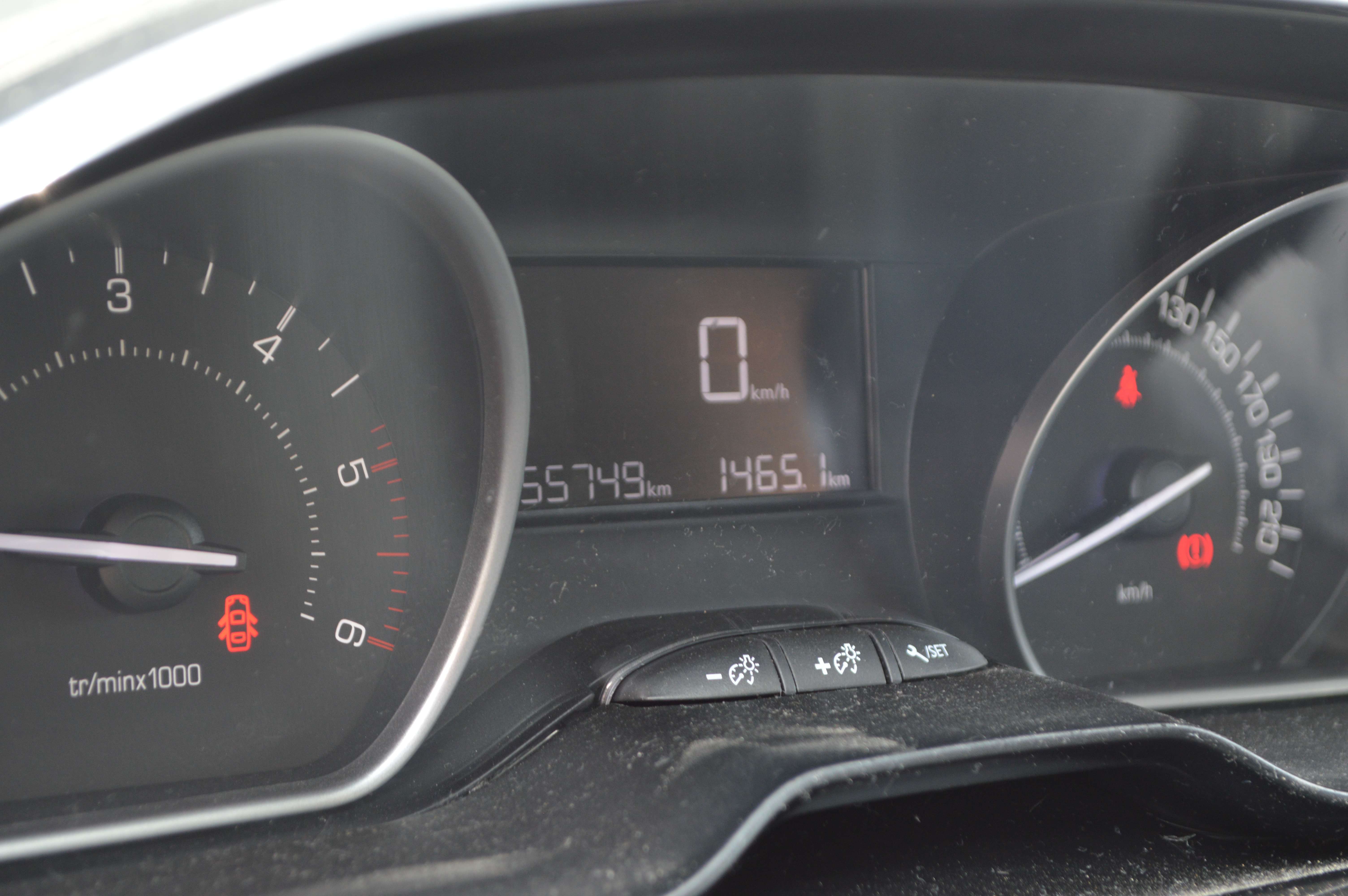 Peugeot 208 208 1.6 BlueHDi Allure CARNET CARPASS NAVI SENSOR
