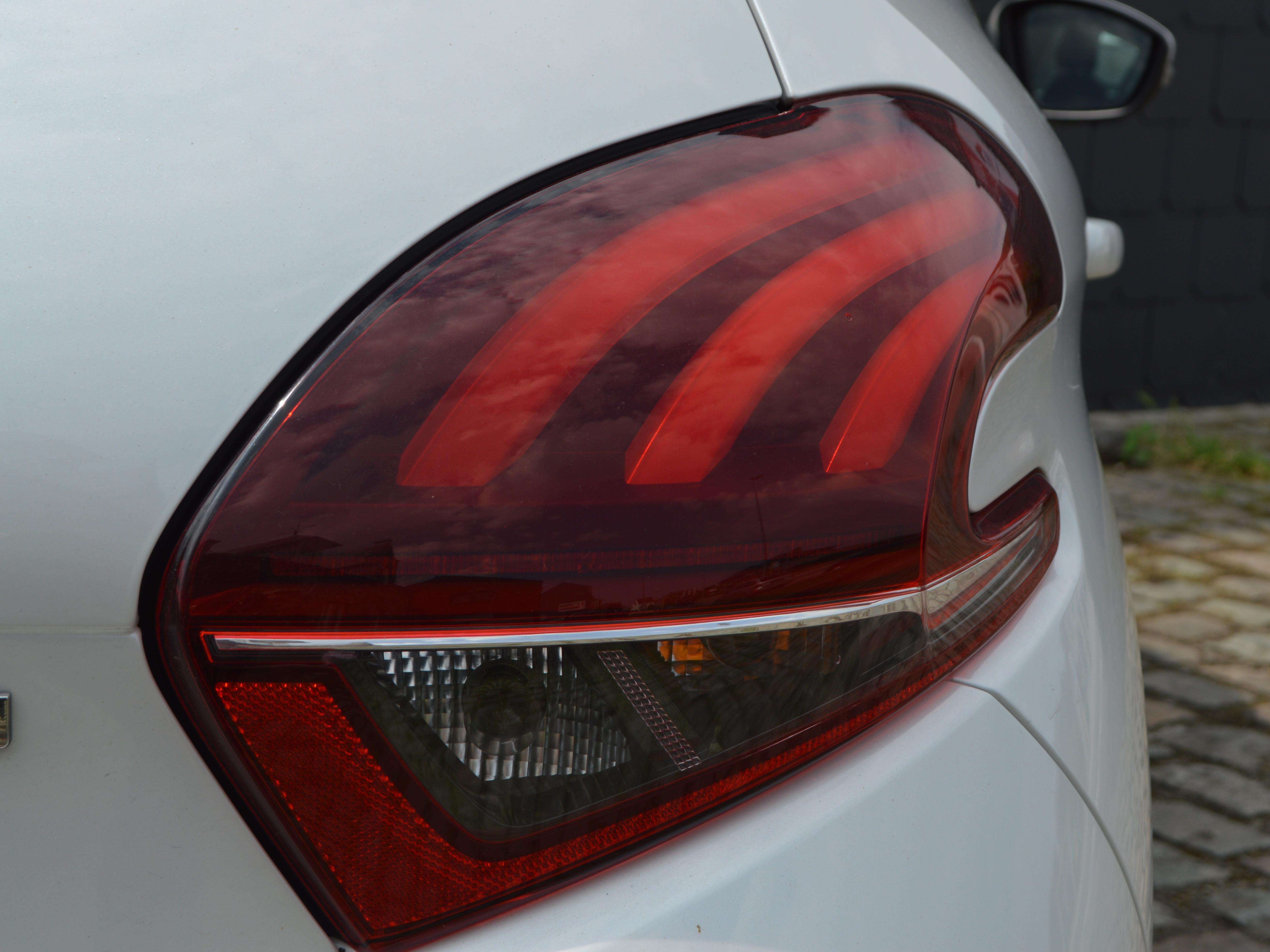 Peugeot 208 208 1.6 BlueHDi Allure CARNET CARPASS NAVI SENSOR