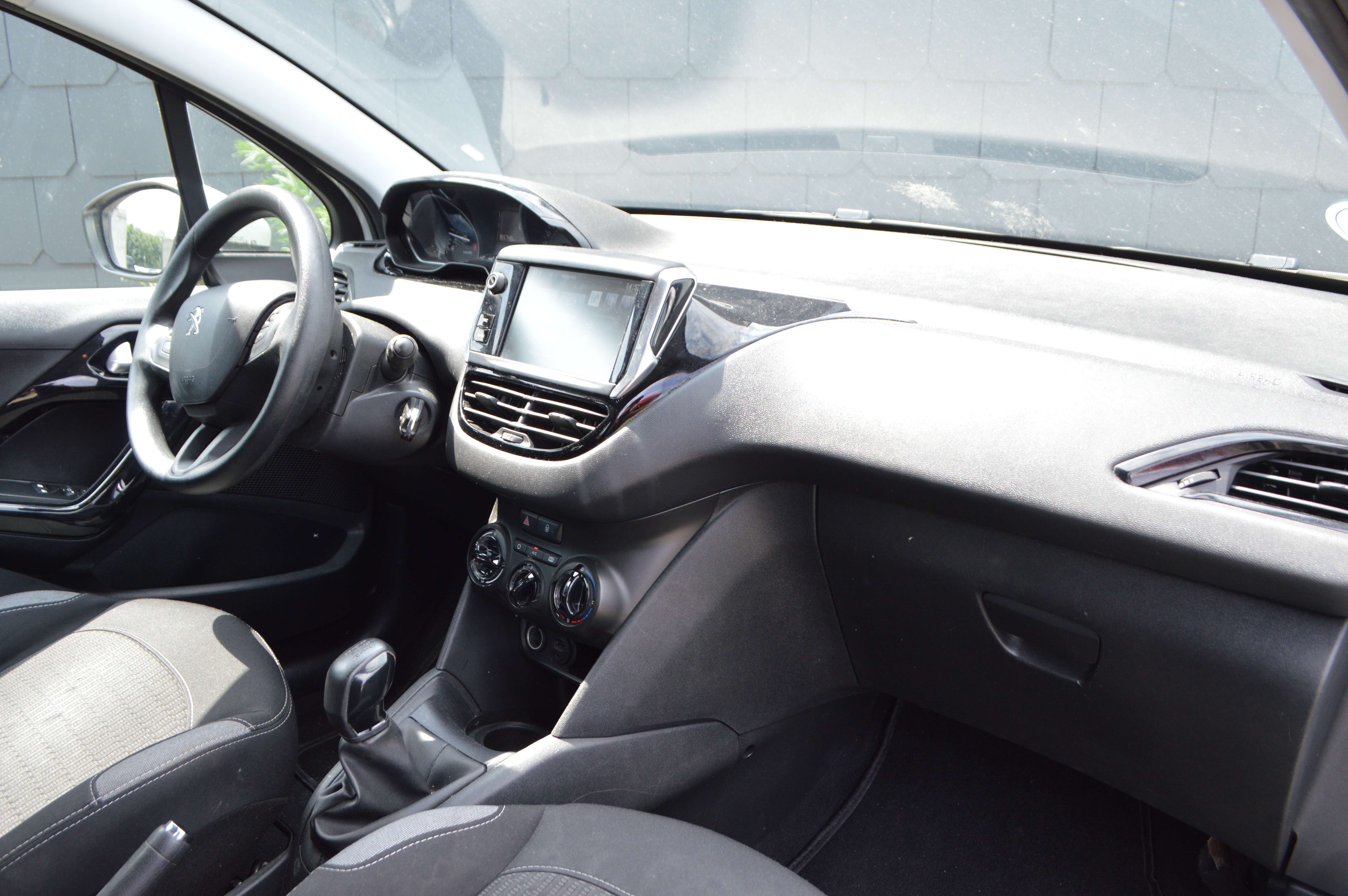 Peugeot 208 208 1.6 BlueHDi Allure CARNET CARPASS NAVI SENSOR