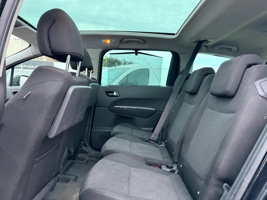 Peugeot 5008 2L HDI 150 CH REVISEE OK