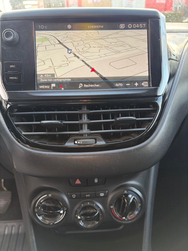 Peugeot 208 2017 1.6L HDI GPS BLUETOOTH RÉGULATEUR PAYEE EN 3 FOIS