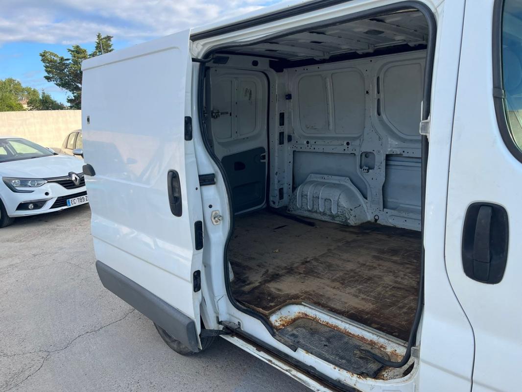 Opel Vivaro 2.0L CDTI 114 CH 3 PLACES DIESEL - ENTIÈREMENT RÉVISÉE ET GARANTIE