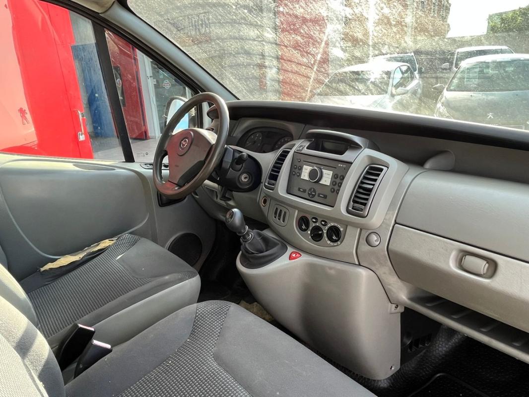 Opel Vivaro 2.0L CDTI 114 CH 3 PLACES DIESEL - ENTIÈREMENT RÉVISÉE ET GARANTIE