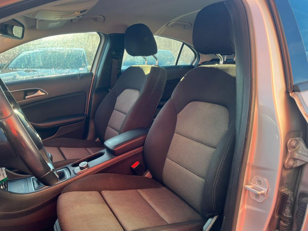 Mercedes-Benz Classe A 180 PHASE 2 1.5L CDI 110 CH ENTIÈREMENT RÉVISÉE ET GARANTIE TRÈS PROPRE