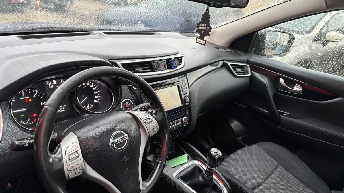 Nissan Qashqai 1.6L DCI 131 CH - ENTIÈREMENT RÉVISÉE & GARANTIE PENDANT 12 MOIS