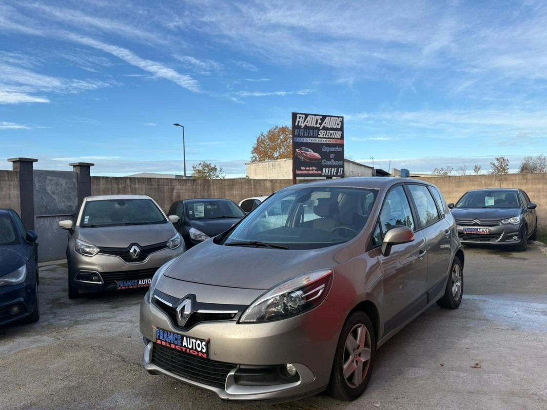 Renault Scenic PHASE 2 1.5L DCI 110 CH - ENTIÈREMENT RÉVISÉE & GARANTIE 12 MOIS GPS, 4 PNEUS NEUFS