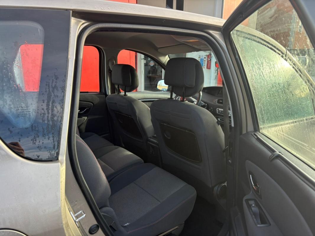 Renault Scenic PHASE 2 1.5L DCI 110 CH - ENTIÈREMENT RÉVISÉE & GARANTIE 12 MOIS GPS, 4 PNEUS NEUFS