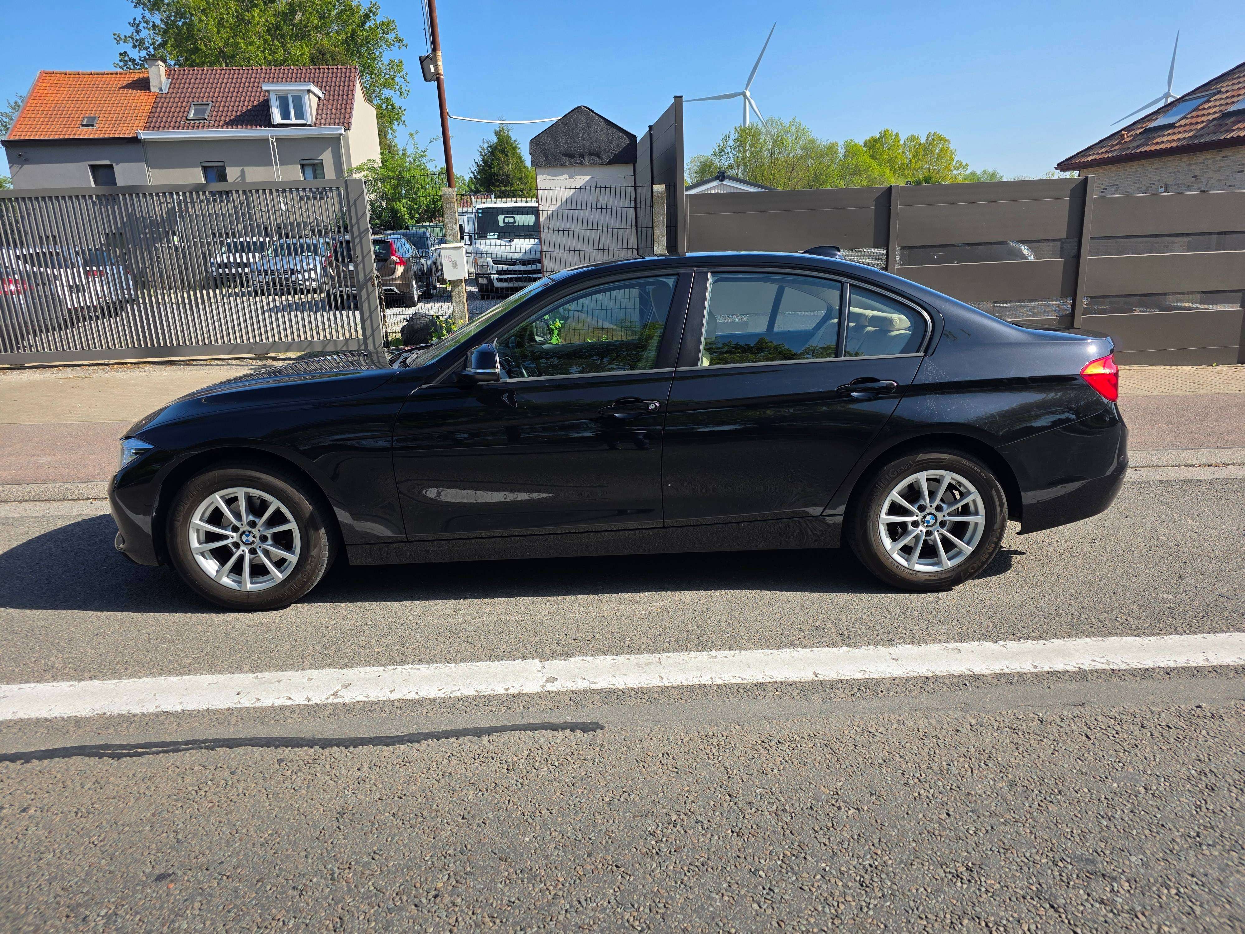 BMW 318 i 1°EIG. IN ZEER GOEDE STAAT MET VEEL OPTIES !!